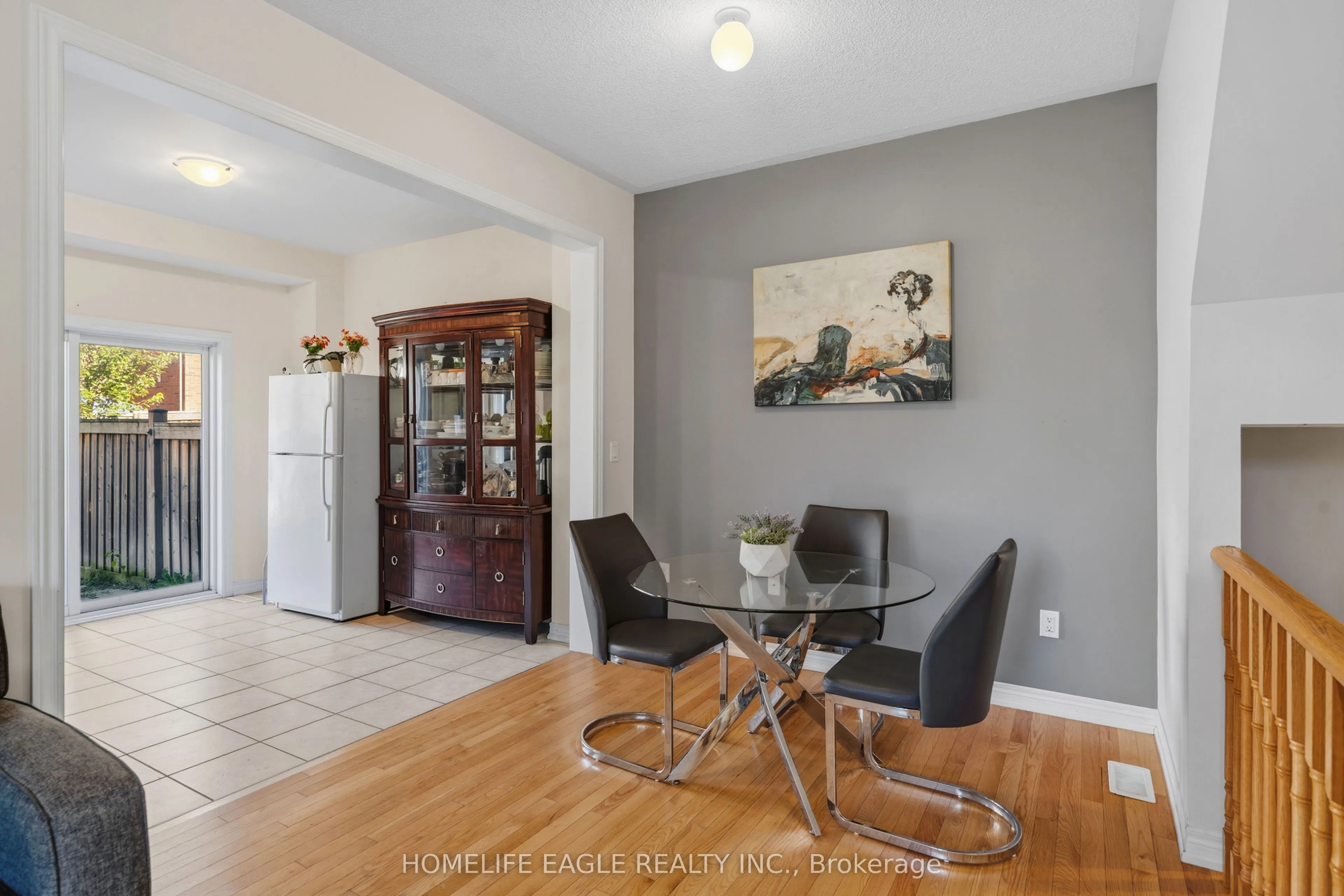 746 Yarfield Crescent