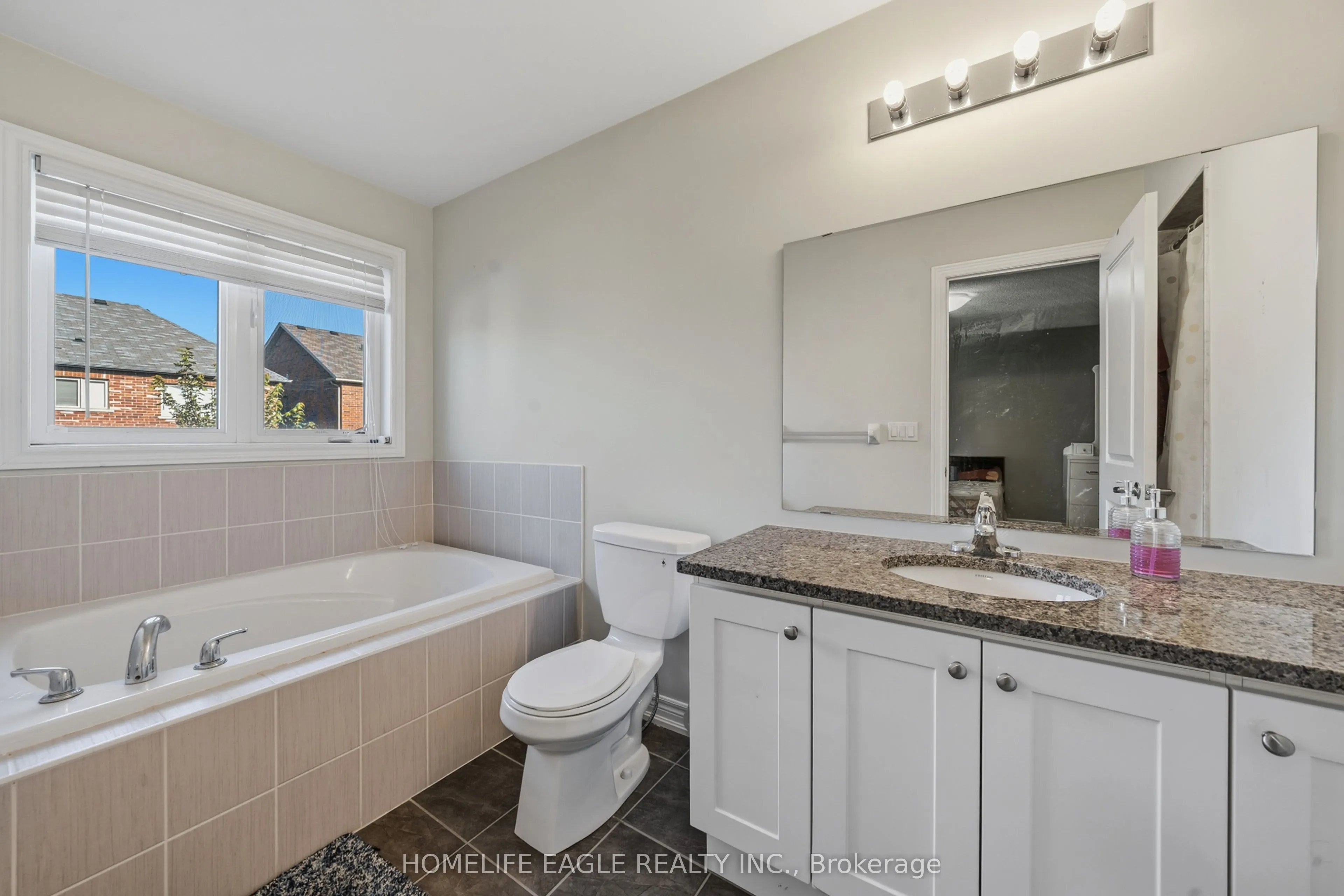 746 Yarfield Crescent