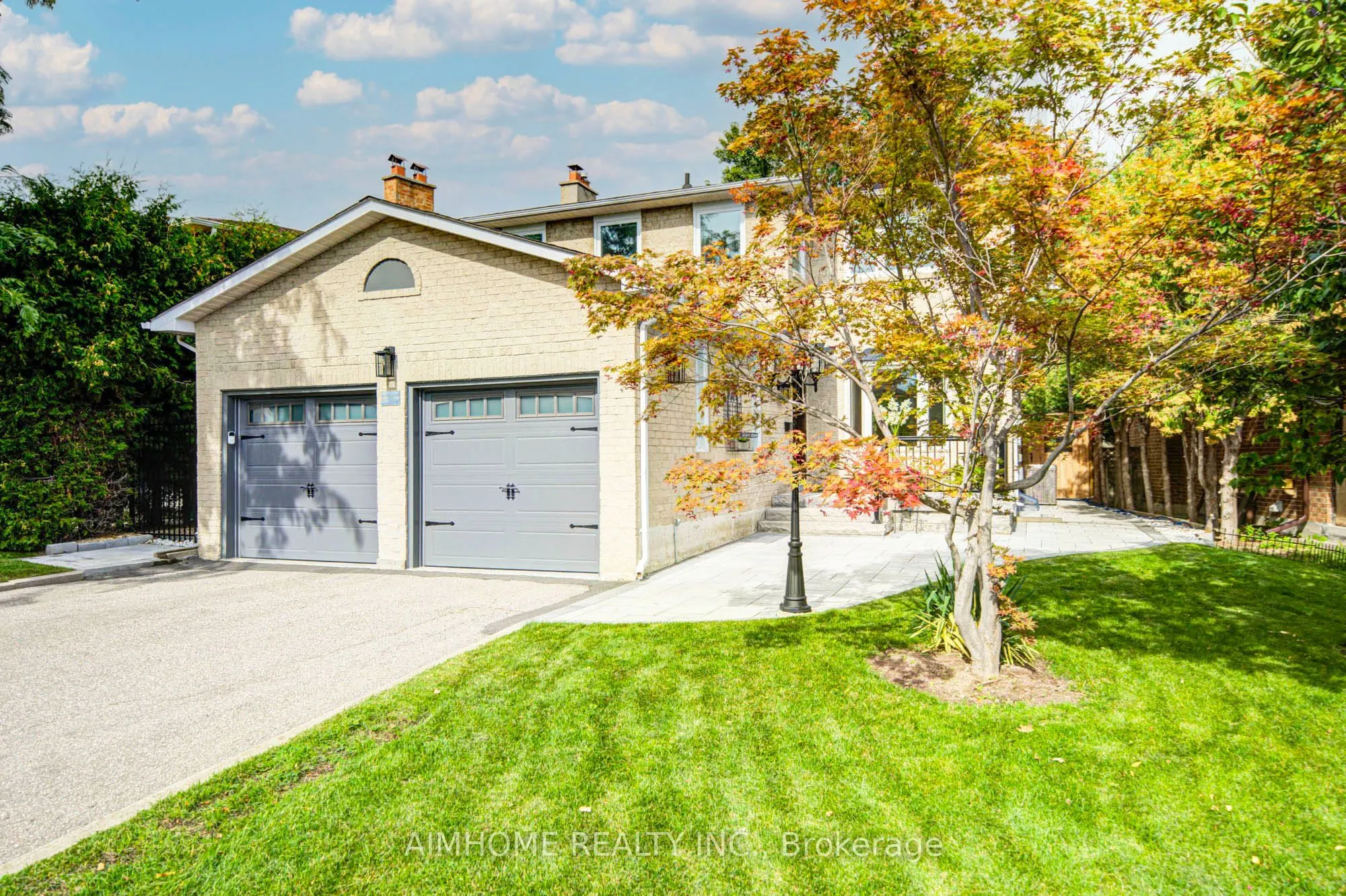 83 Houseman Crescent