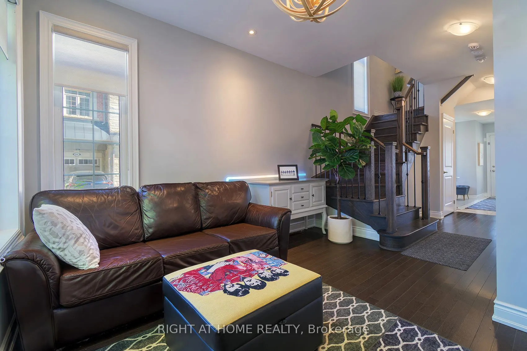 2 Queen Mary Court