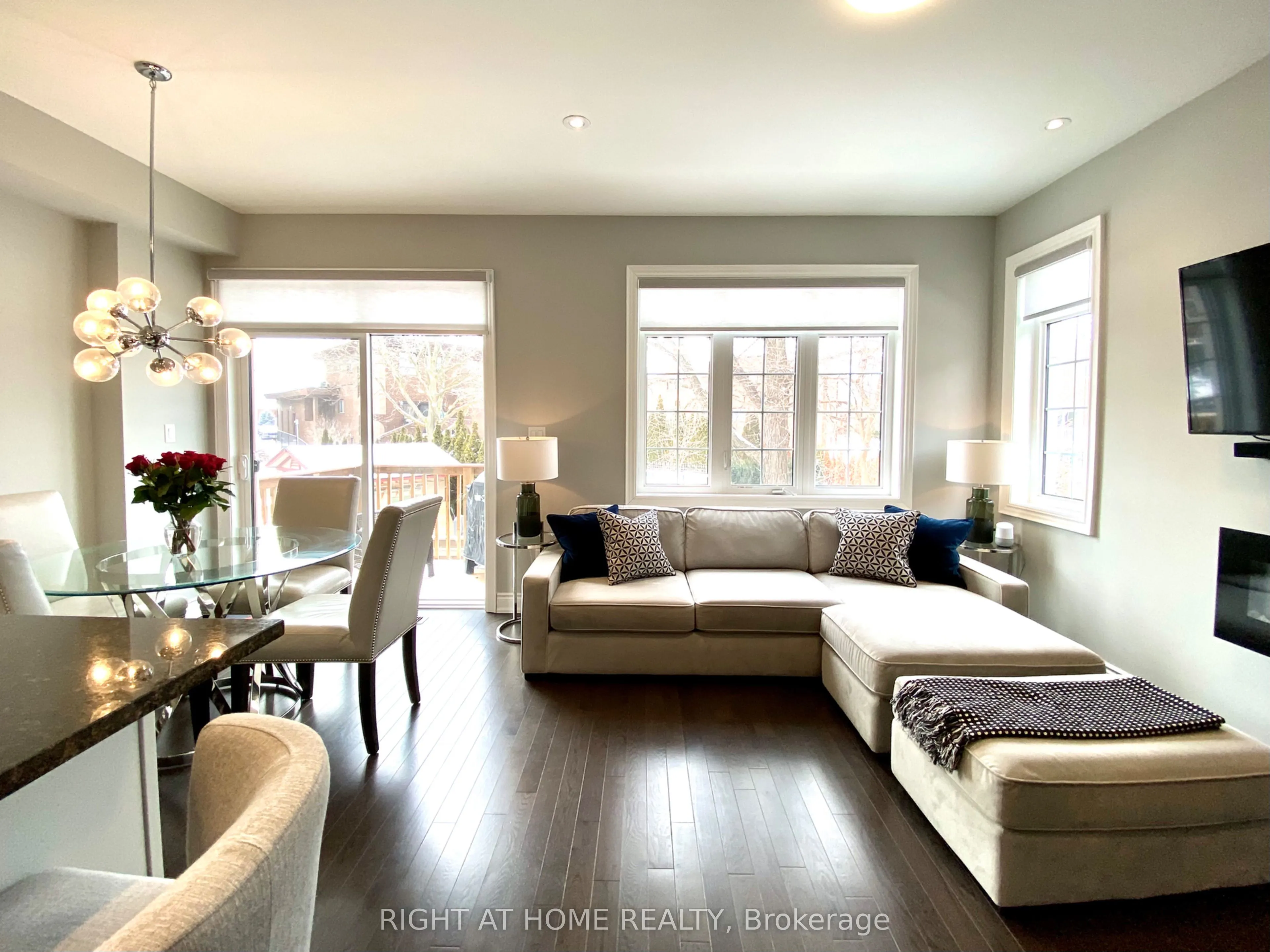 2 Queen Mary Court