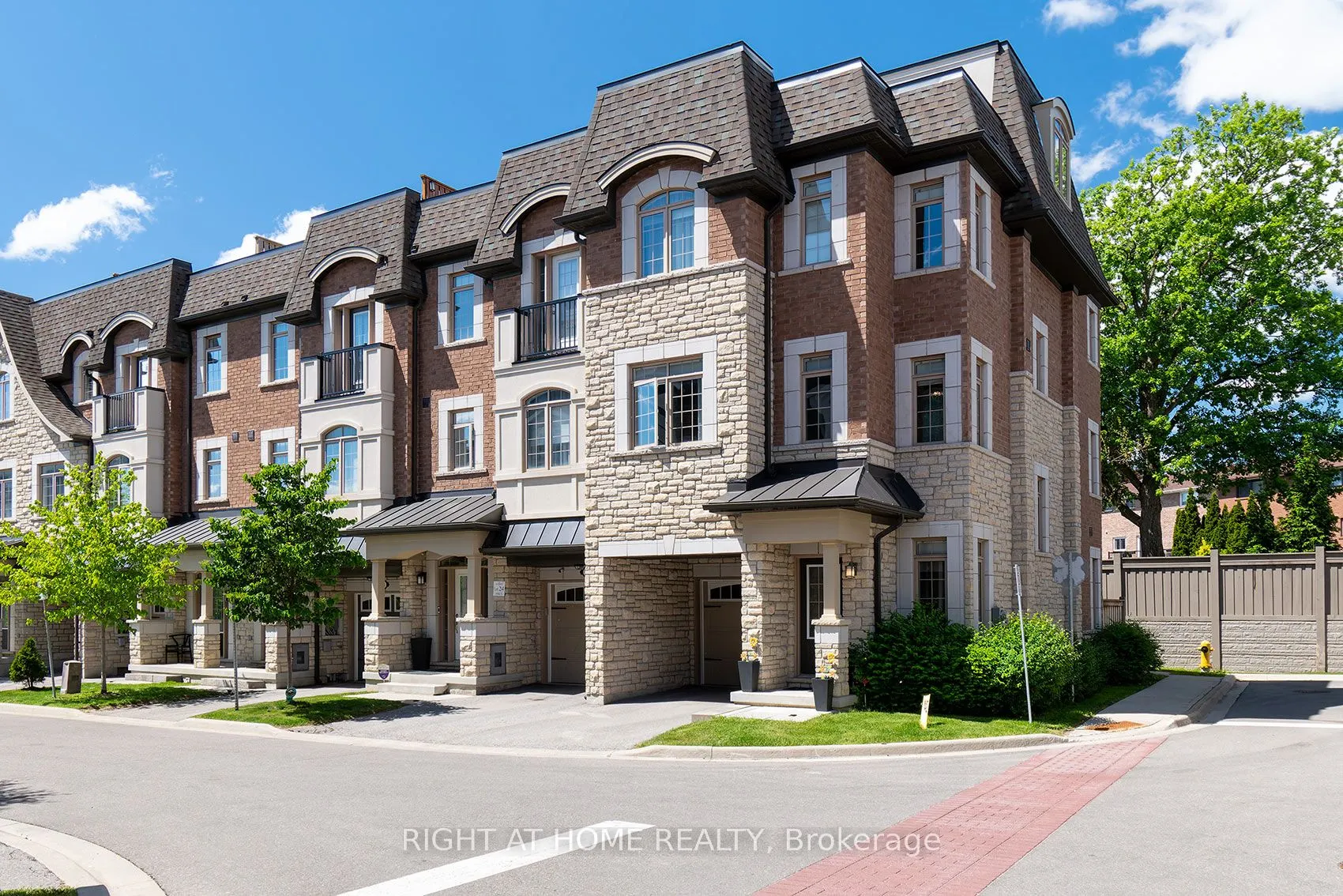 2 Queen Mary Court