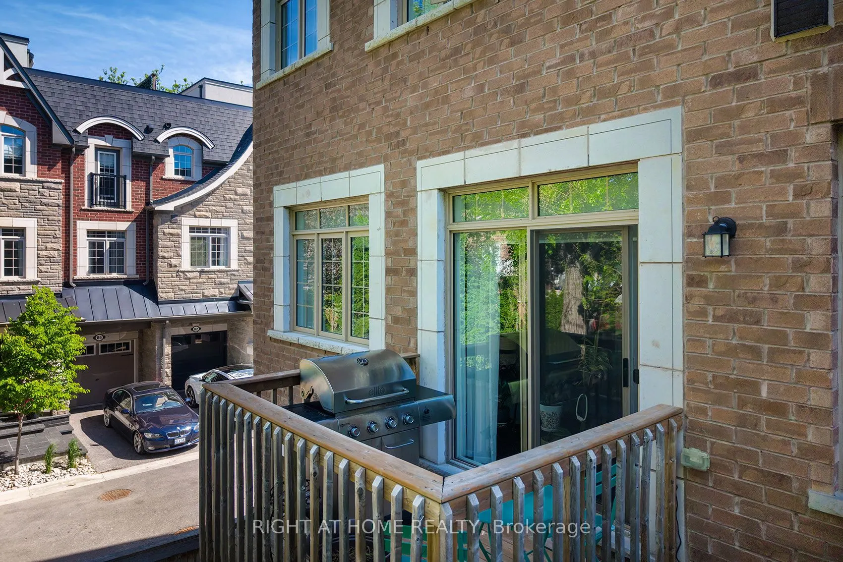 2 Queen Mary Court