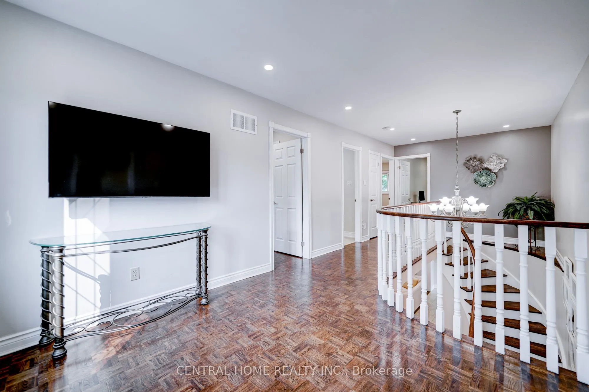 293 Worth Boulevard