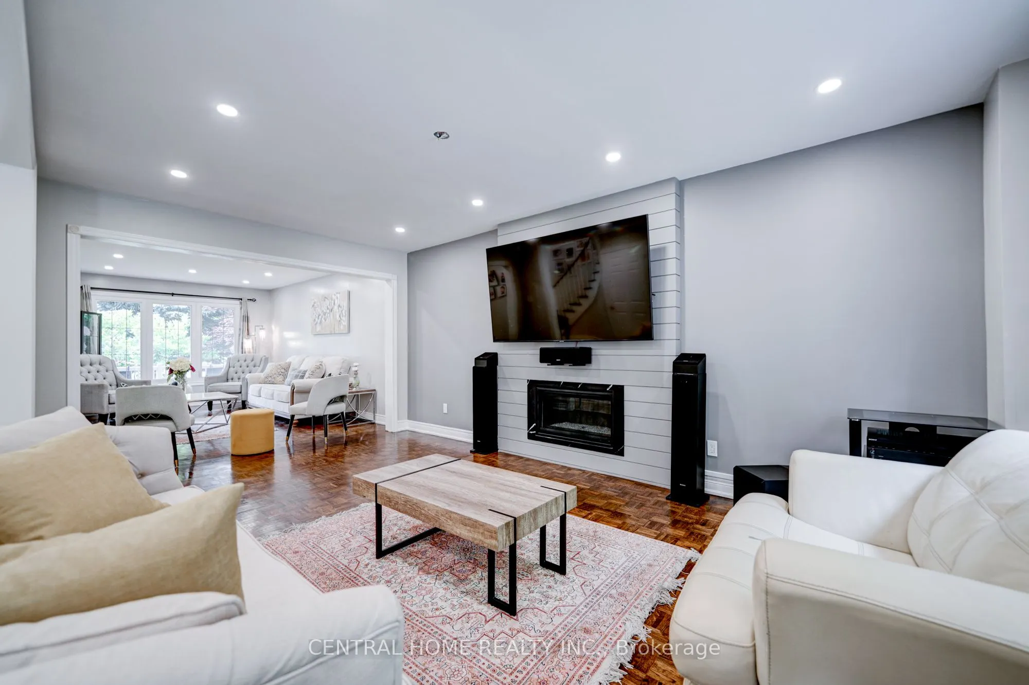 293 Worth Boulevard