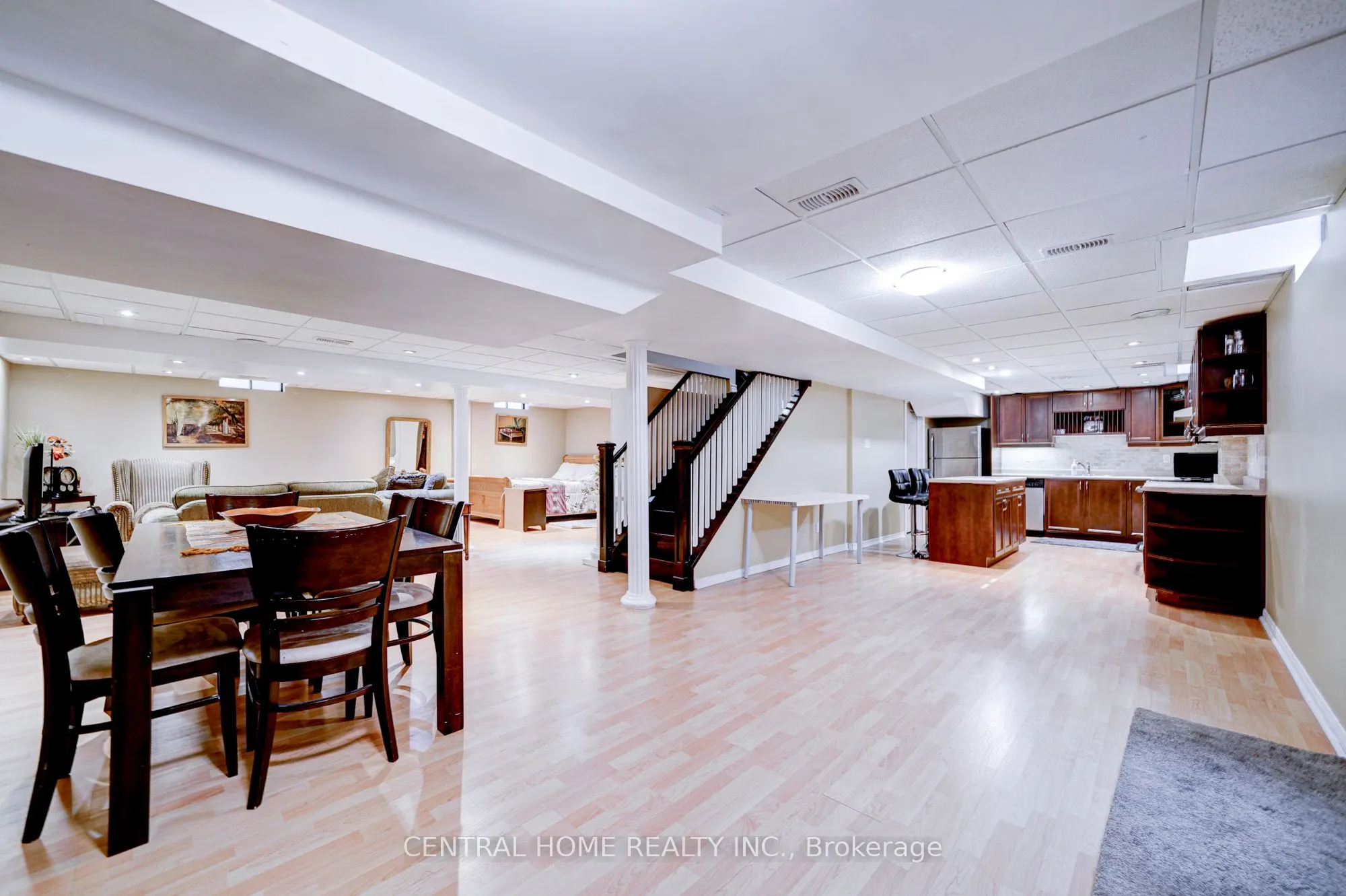 293 Worth Boulevard