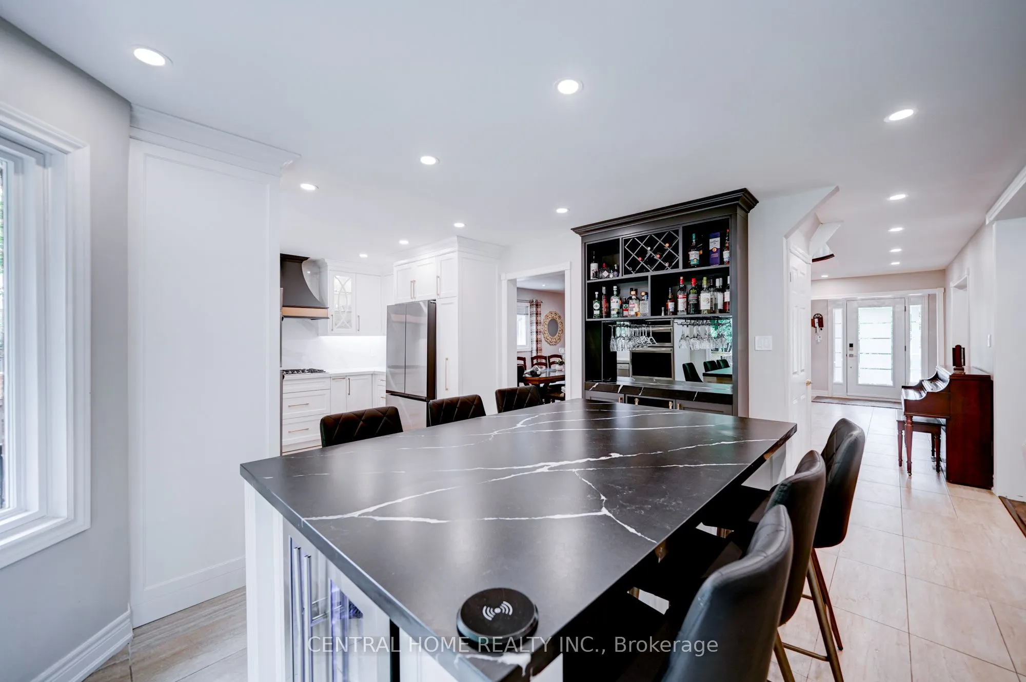 293 Worth Boulevard