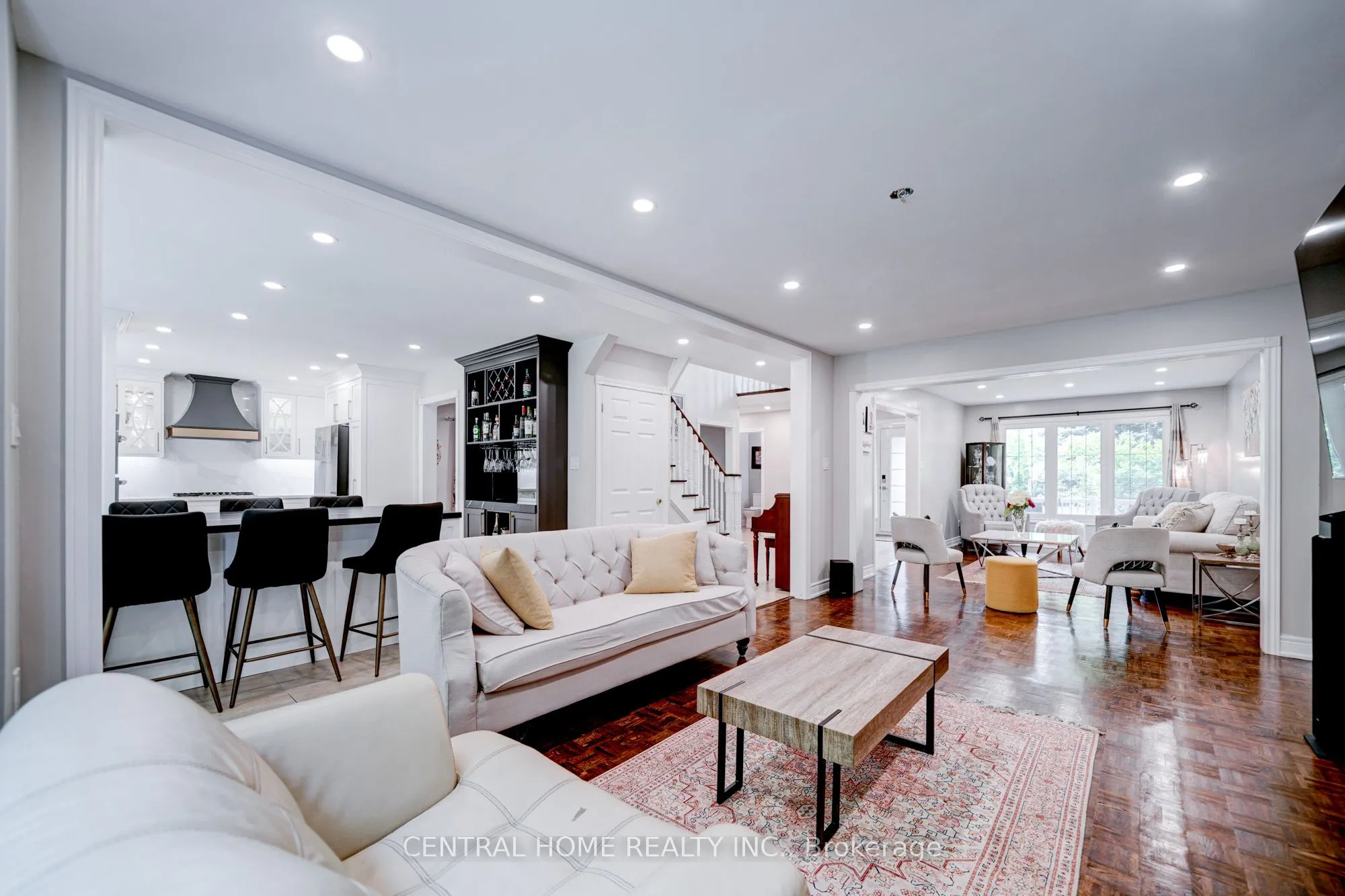 293 Worth Boulevard