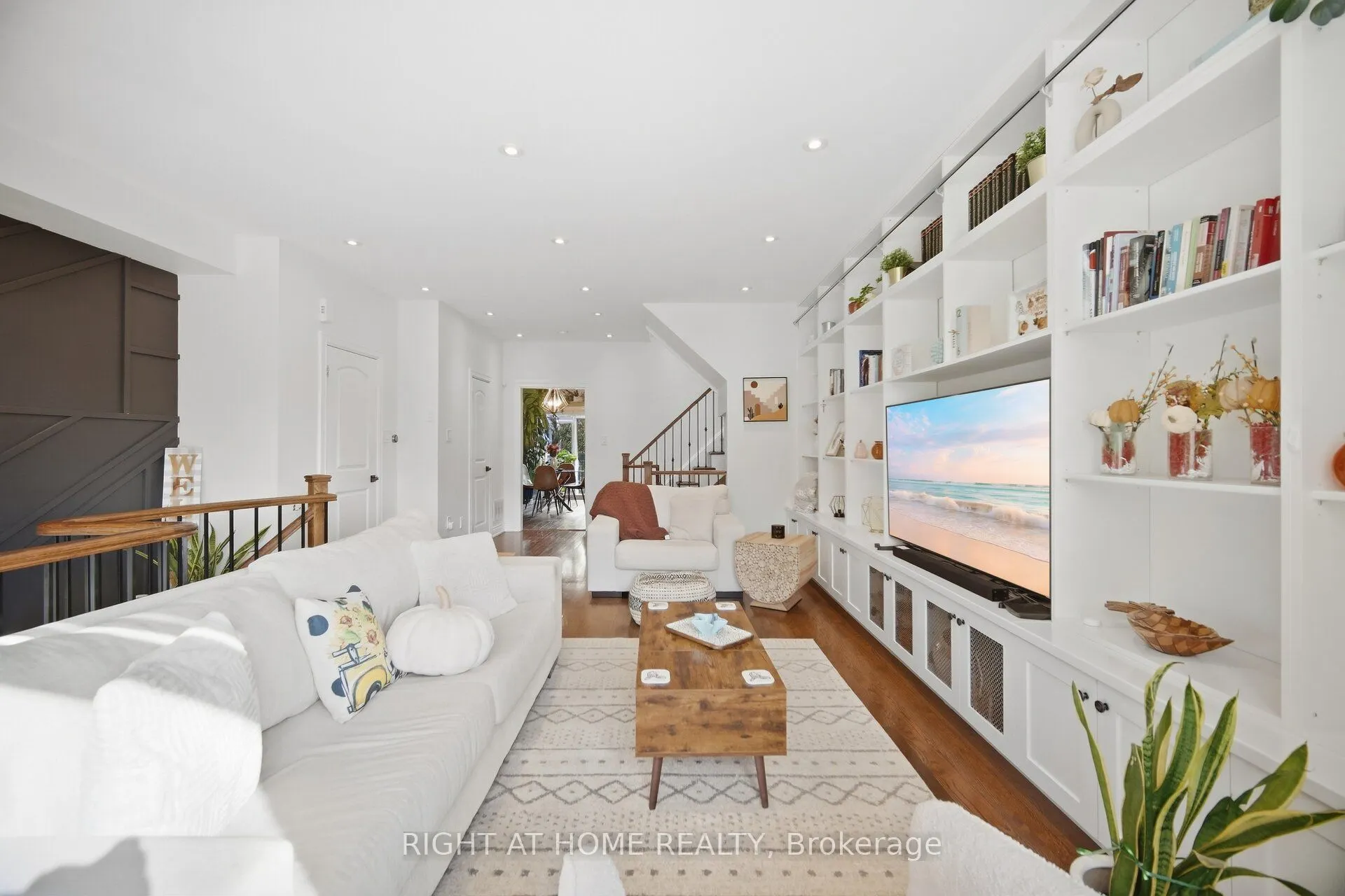 8032 Kipling Avenue #8