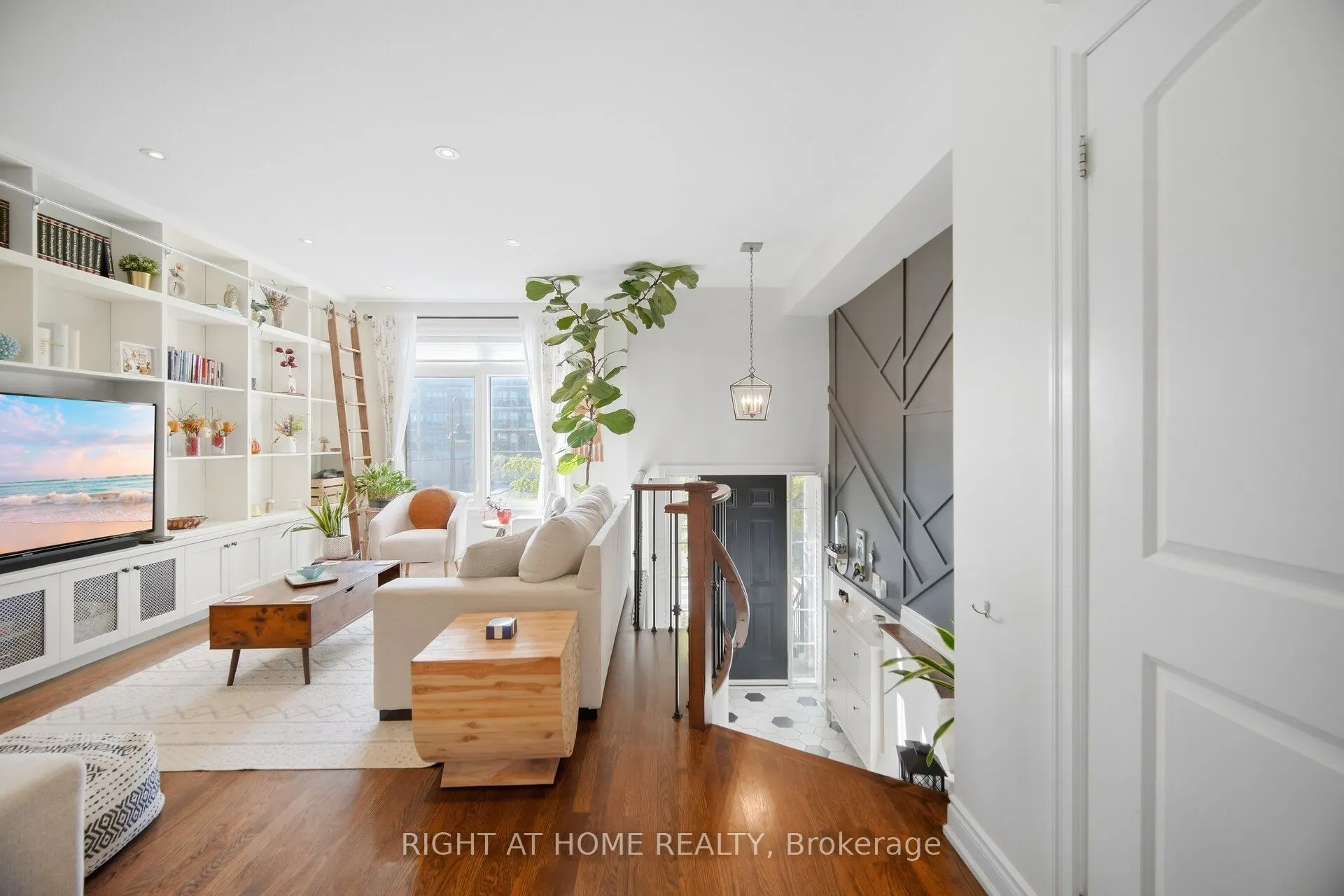 8032 Kipling Avenue #8