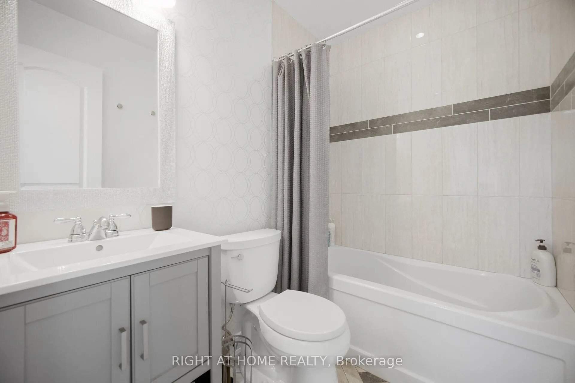 8032 Kipling Avenue #8