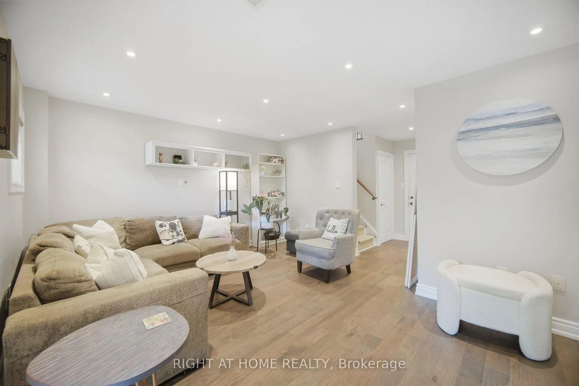 8032 Kipling Avenue #8