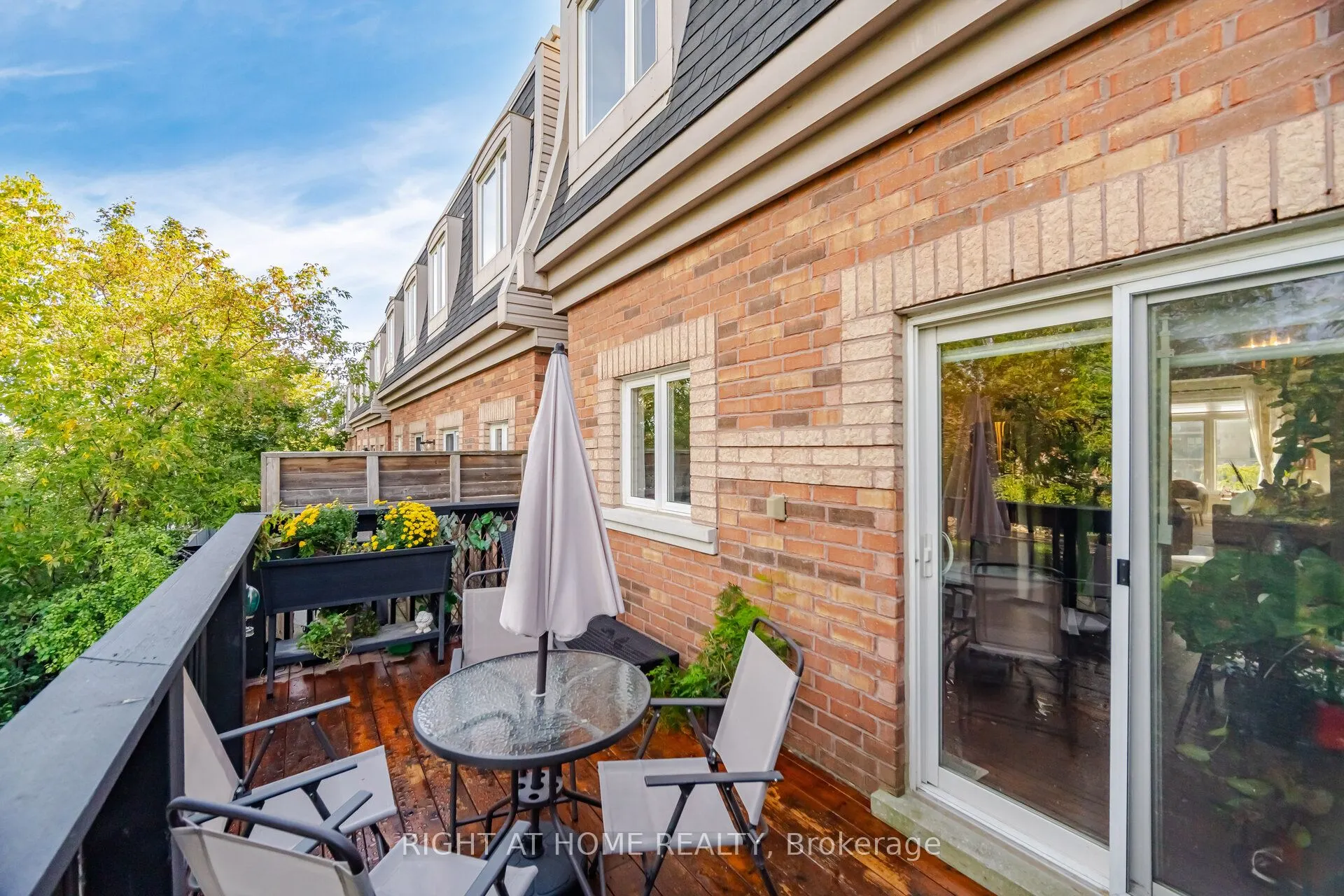 8032 Kipling Avenue #8