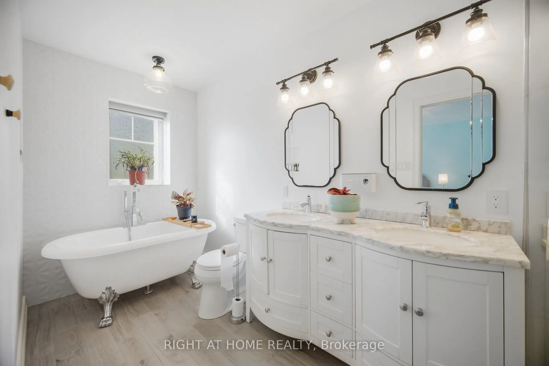 8032 Kipling Avenue #8