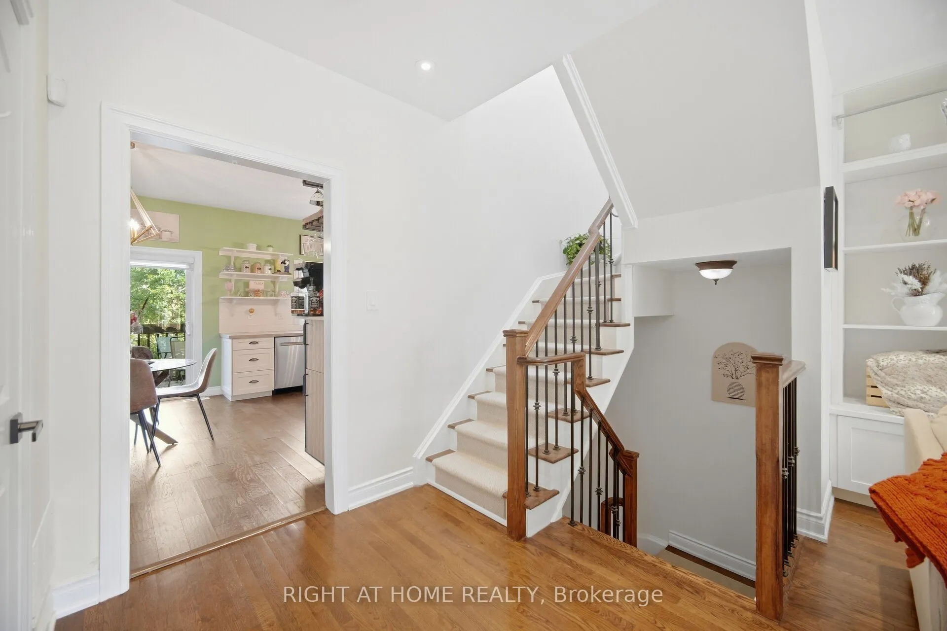8032 Kipling Avenue #8