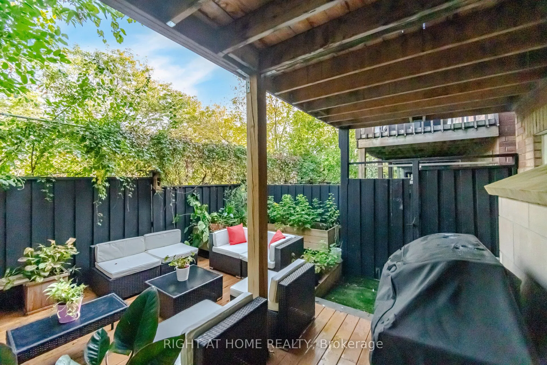 8032 Kipling Avenue #8