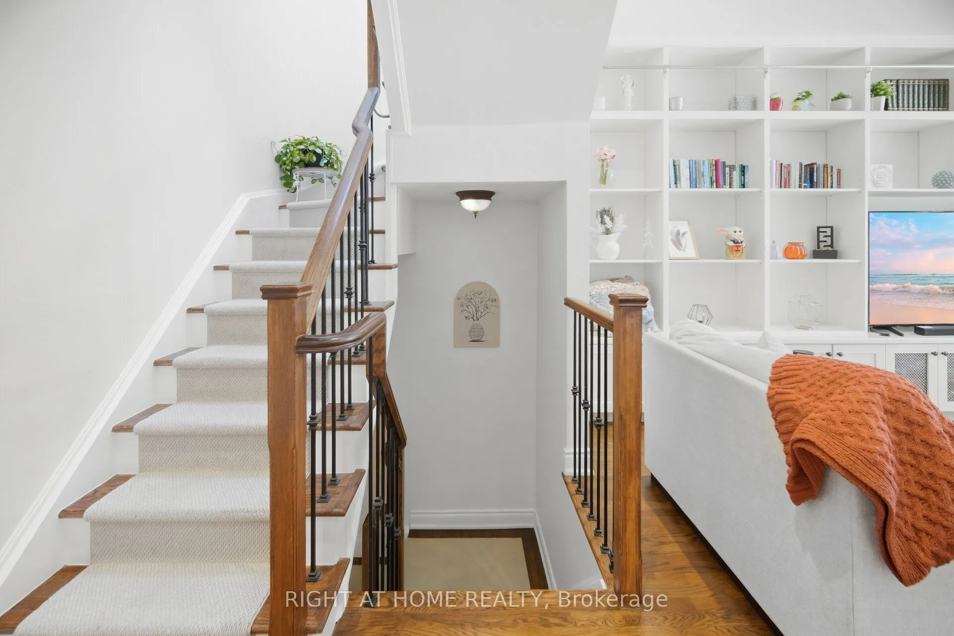 8032 Kipling Avenue #8