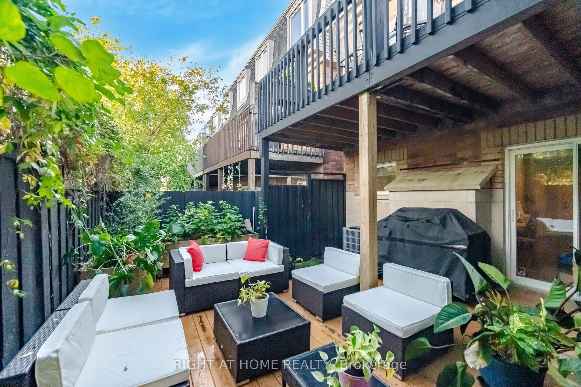 8032 Kipling Avenue #8