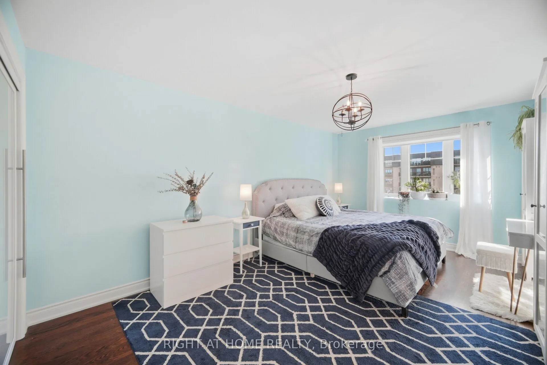 8032 Kipling Avenue #8