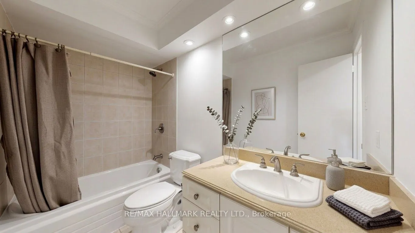 144 Henderson Avenue #7