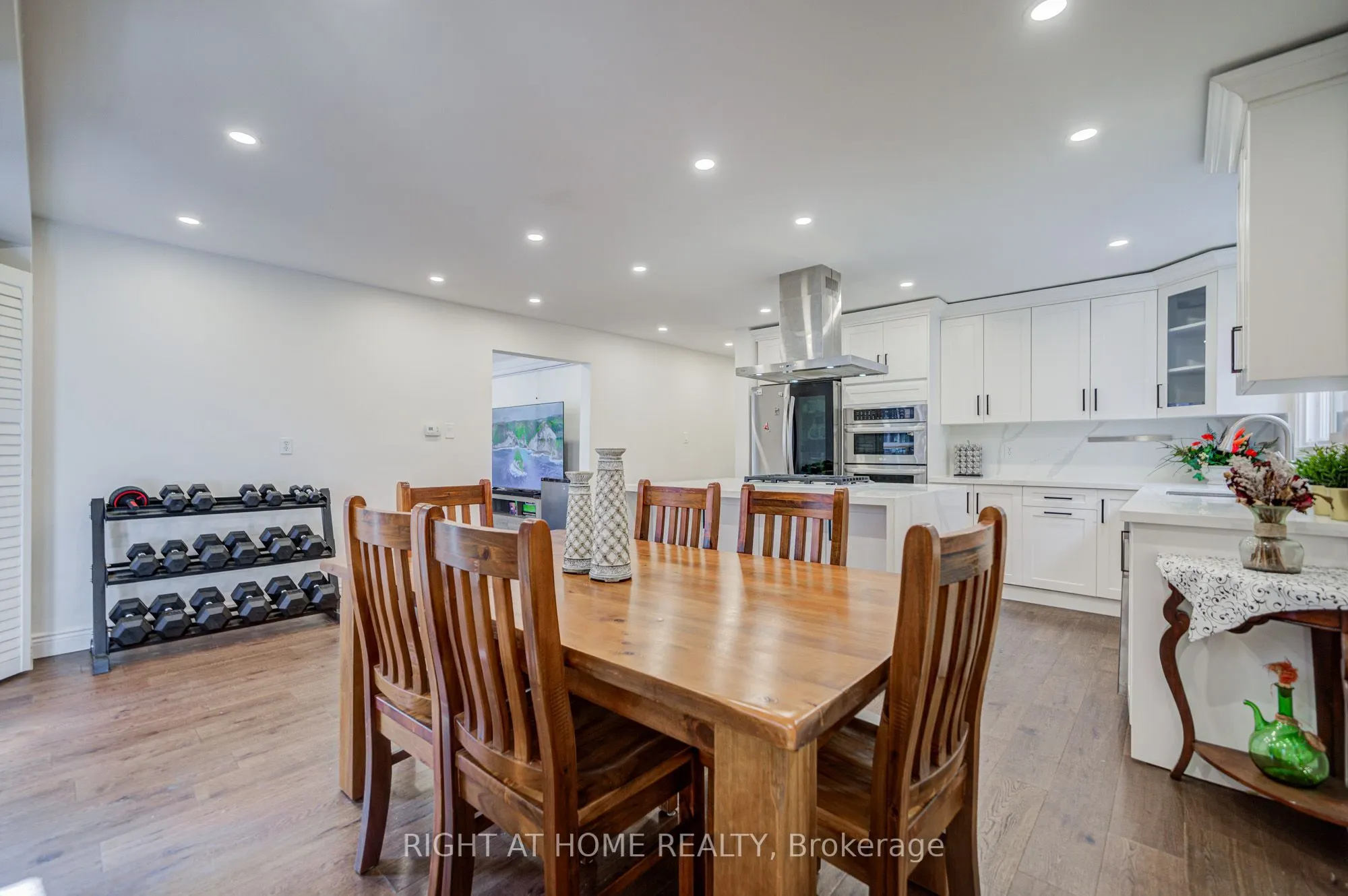 71 Bayhampton Crescent