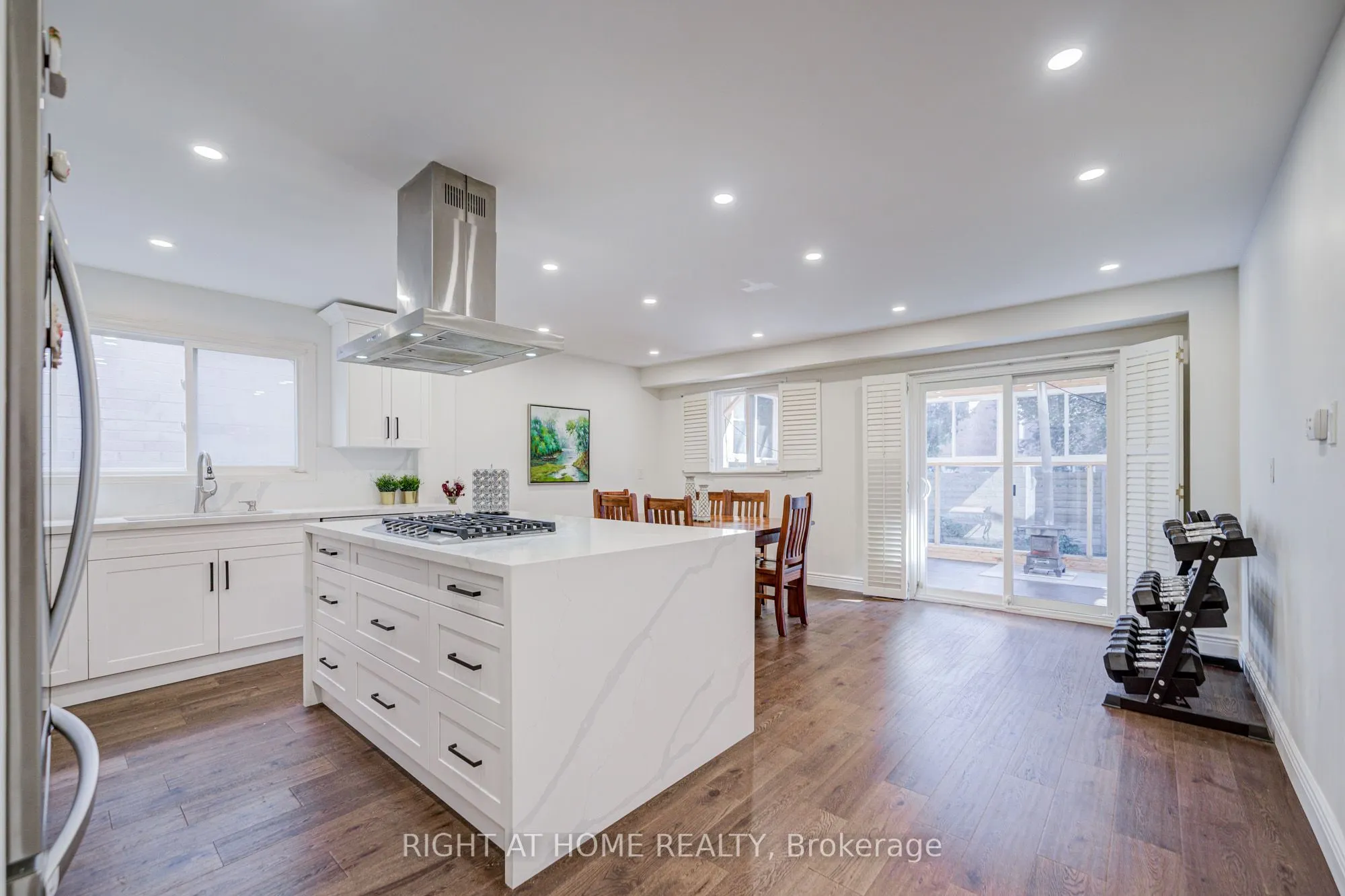 71 Bayhampton Crescent