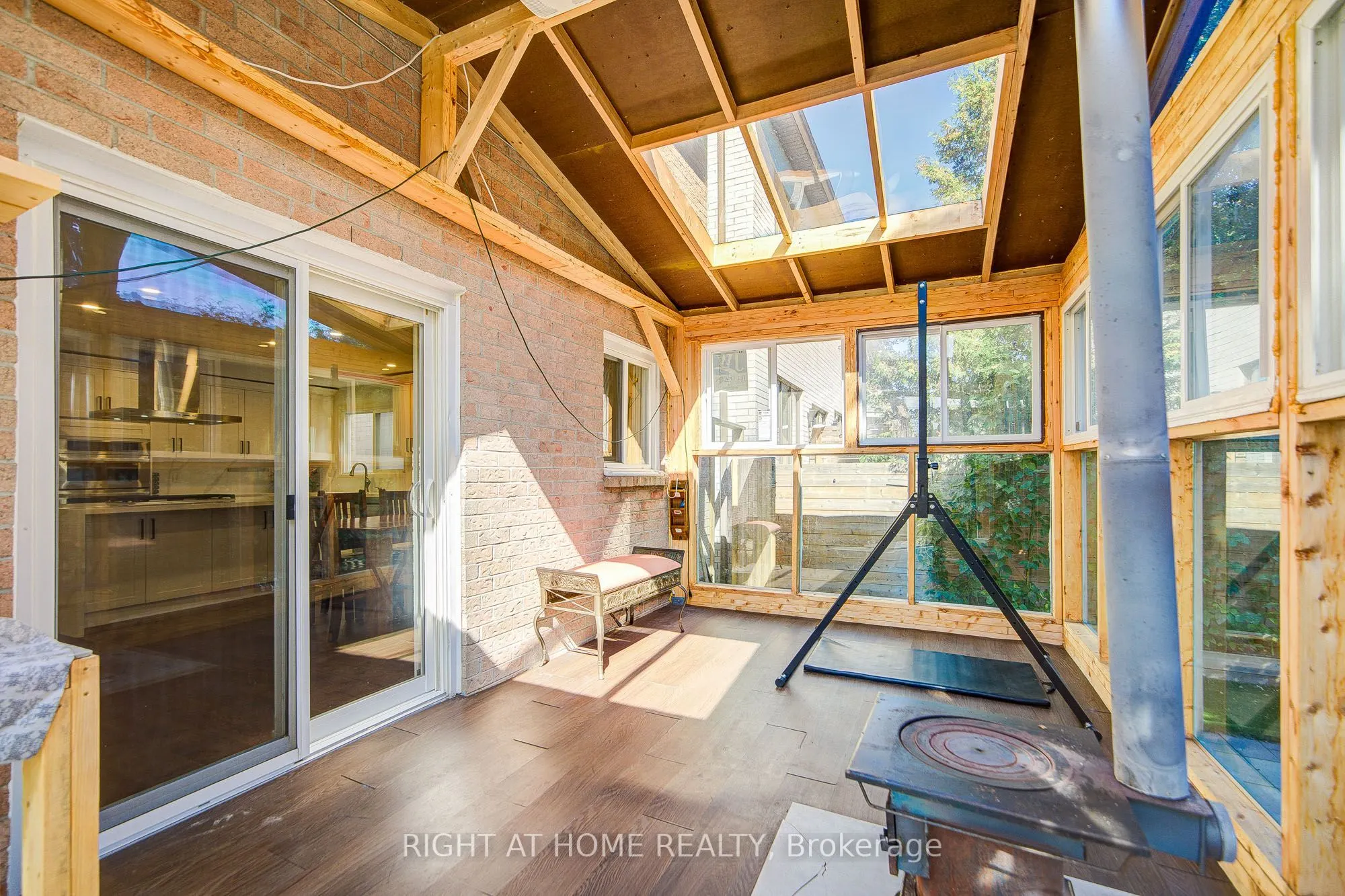 71 Bayhampton Crescent