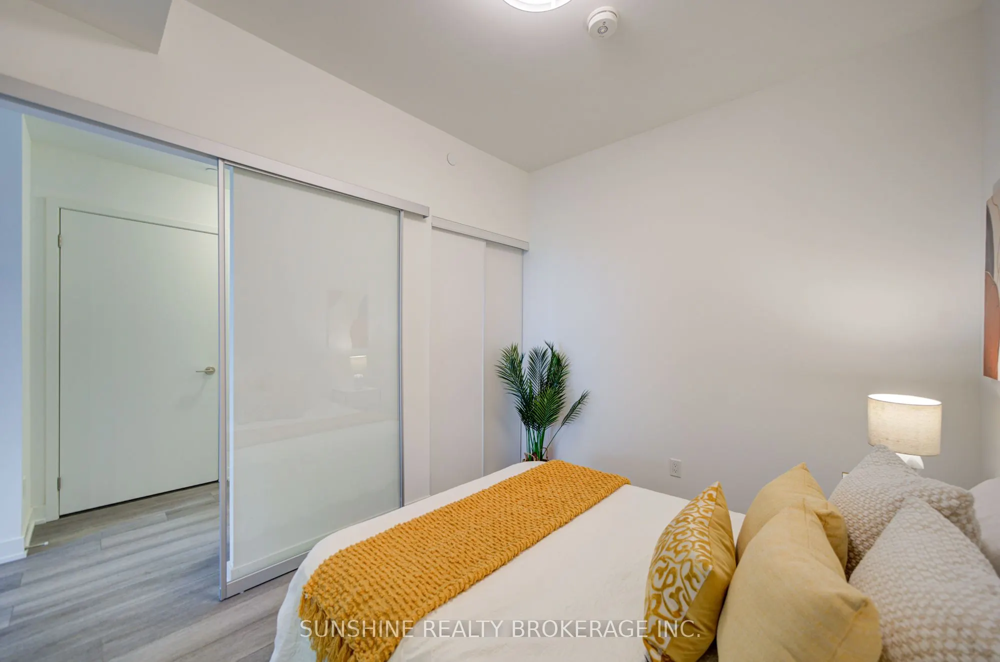38 Simcoe Promenade #311