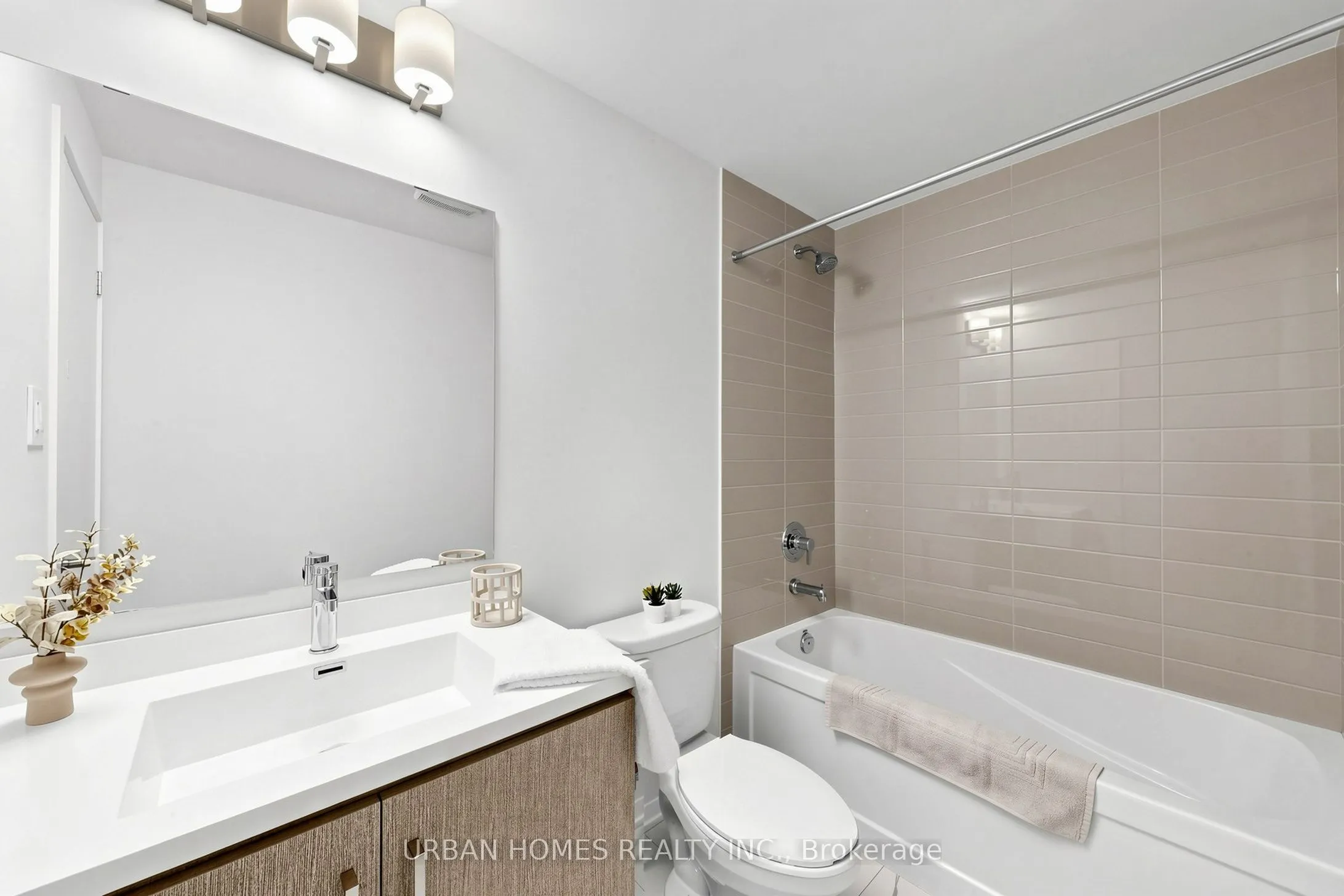 10 Almond Blossom Mews #97
