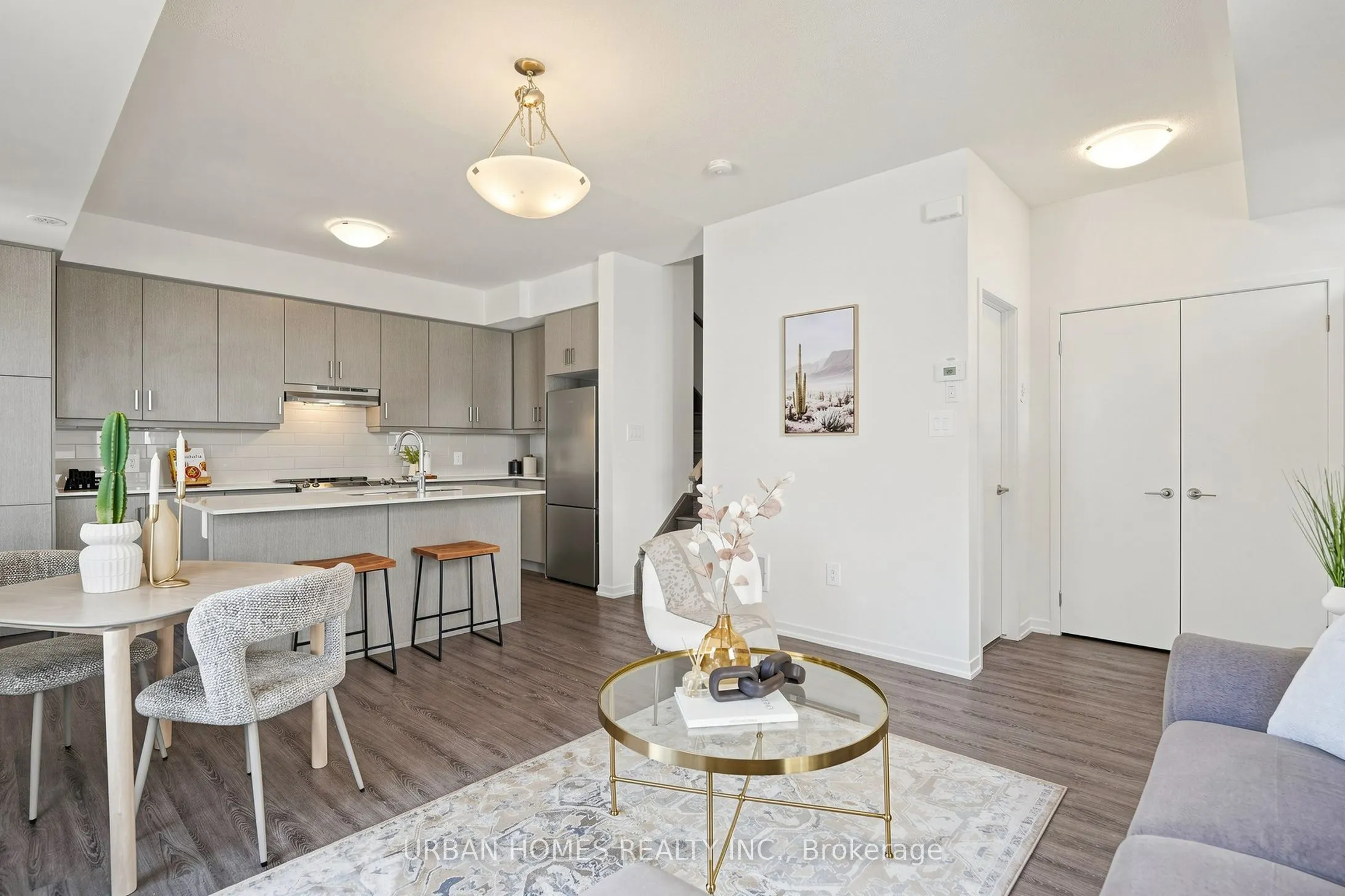 10 Almond Blossom Mews #97