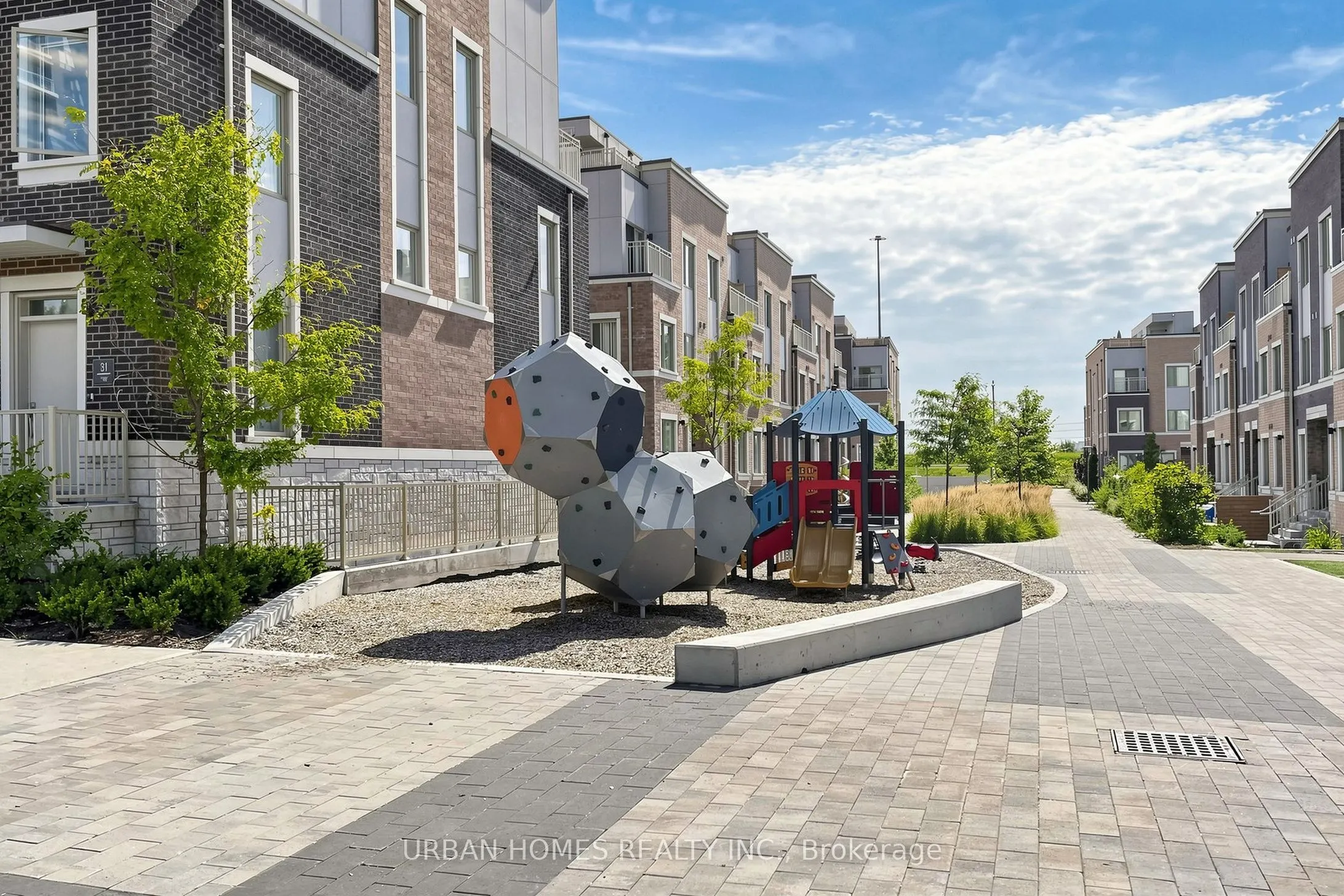 10 Almond Blossom Mews #97