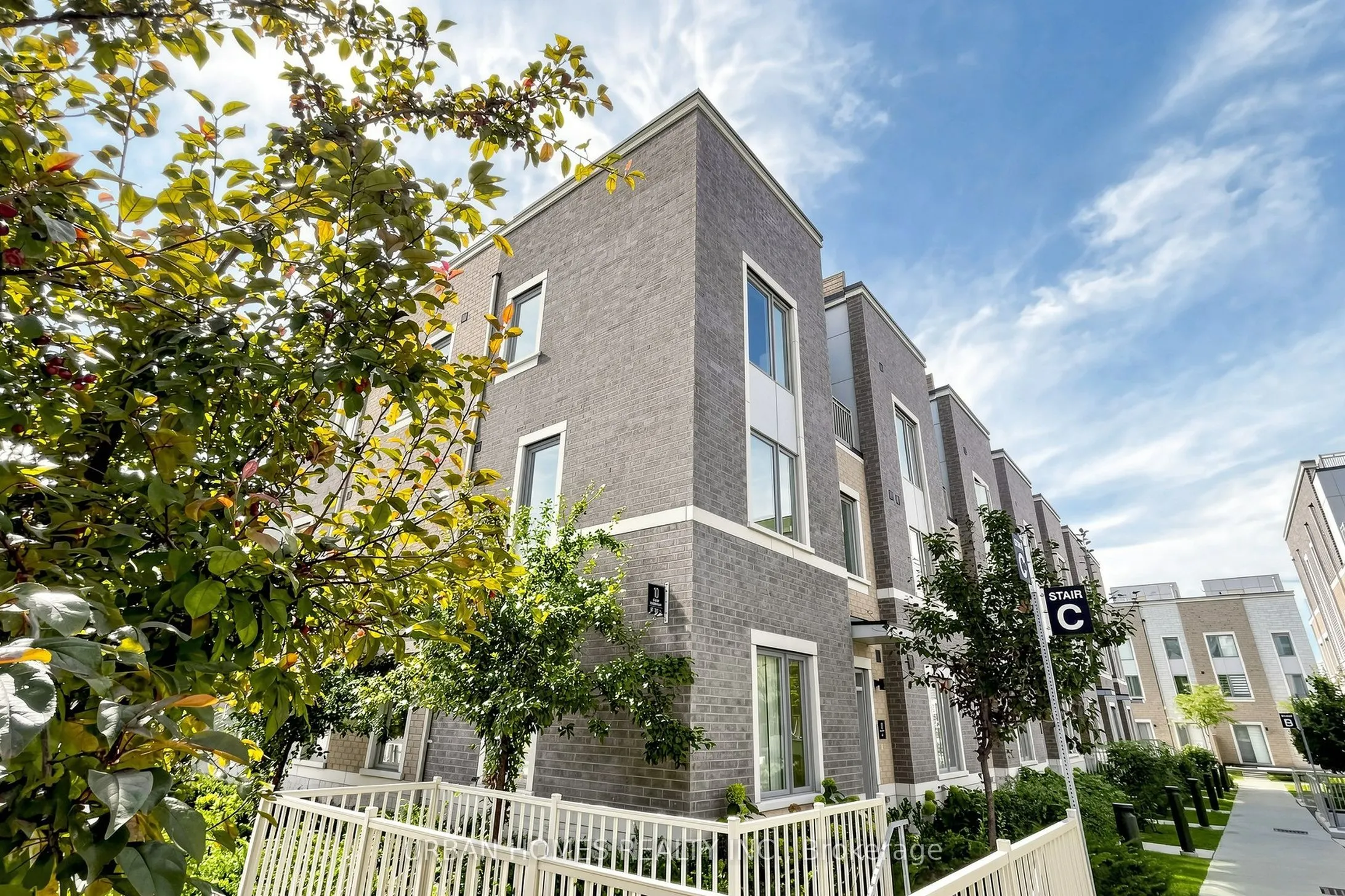 10 Almond Blossom Mews #97