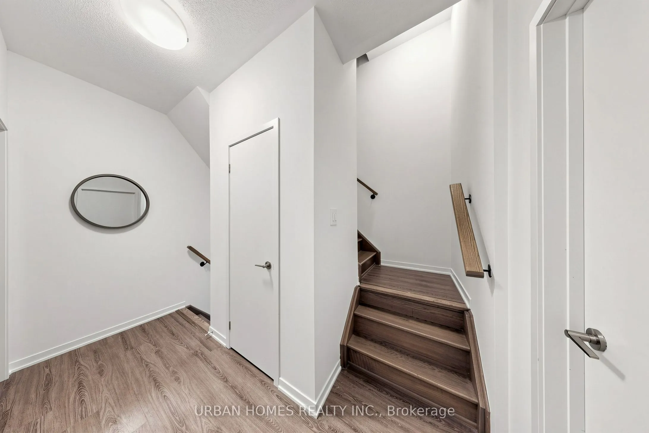 10 Almond Blossom Mews #97