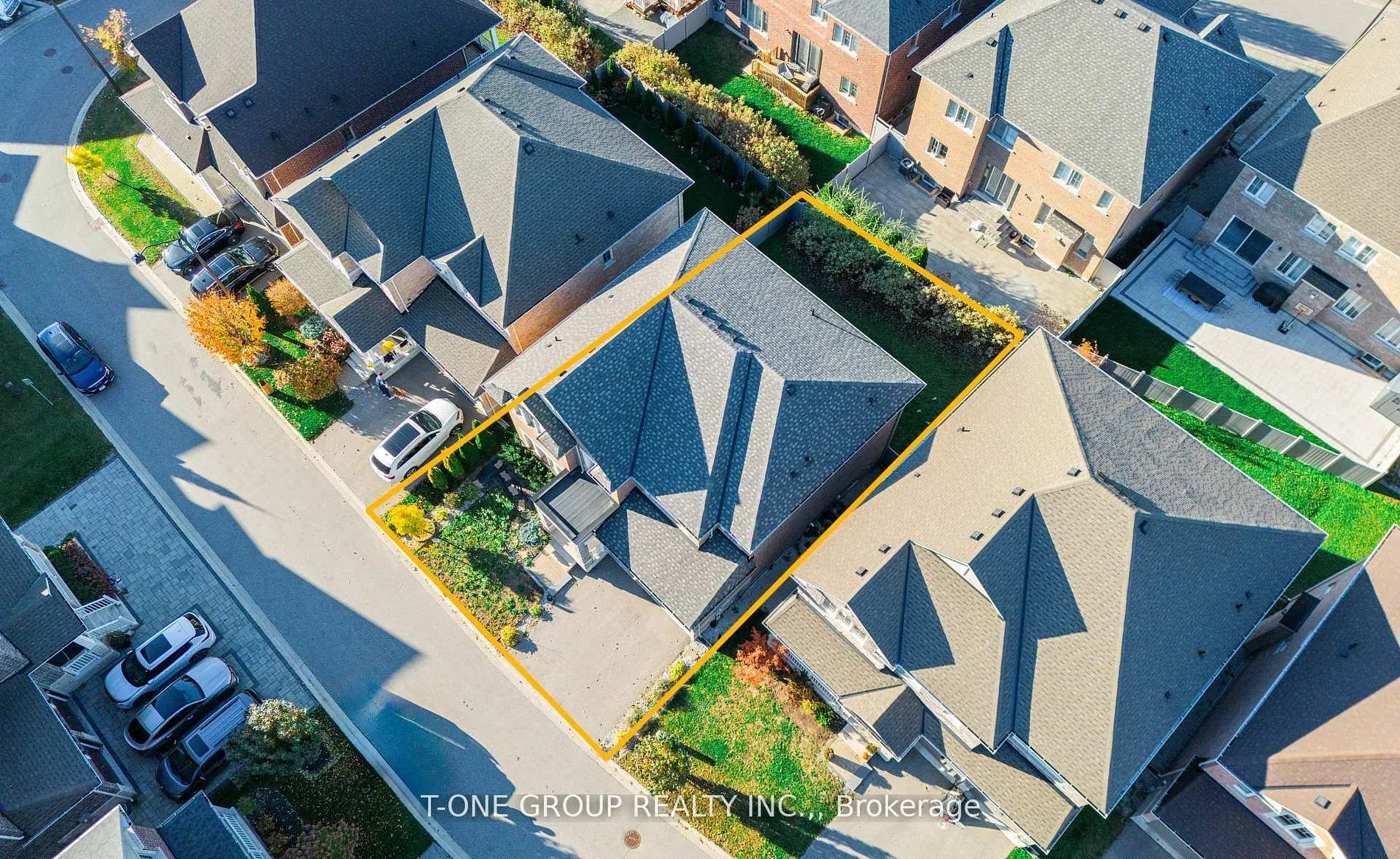 63 Ken Sinclair Crescent #42