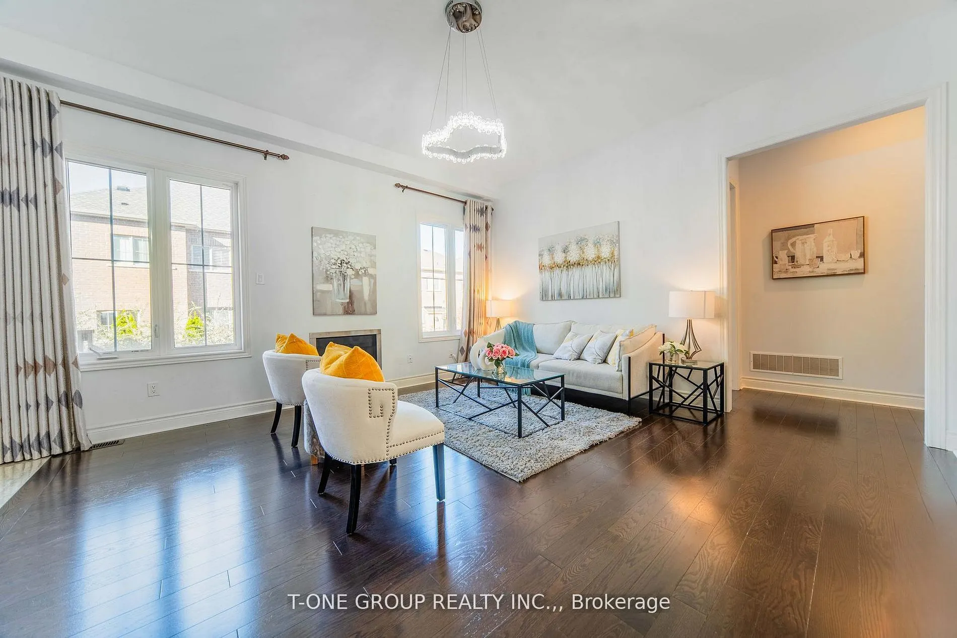 63 Ken Sinclair Crescent #42