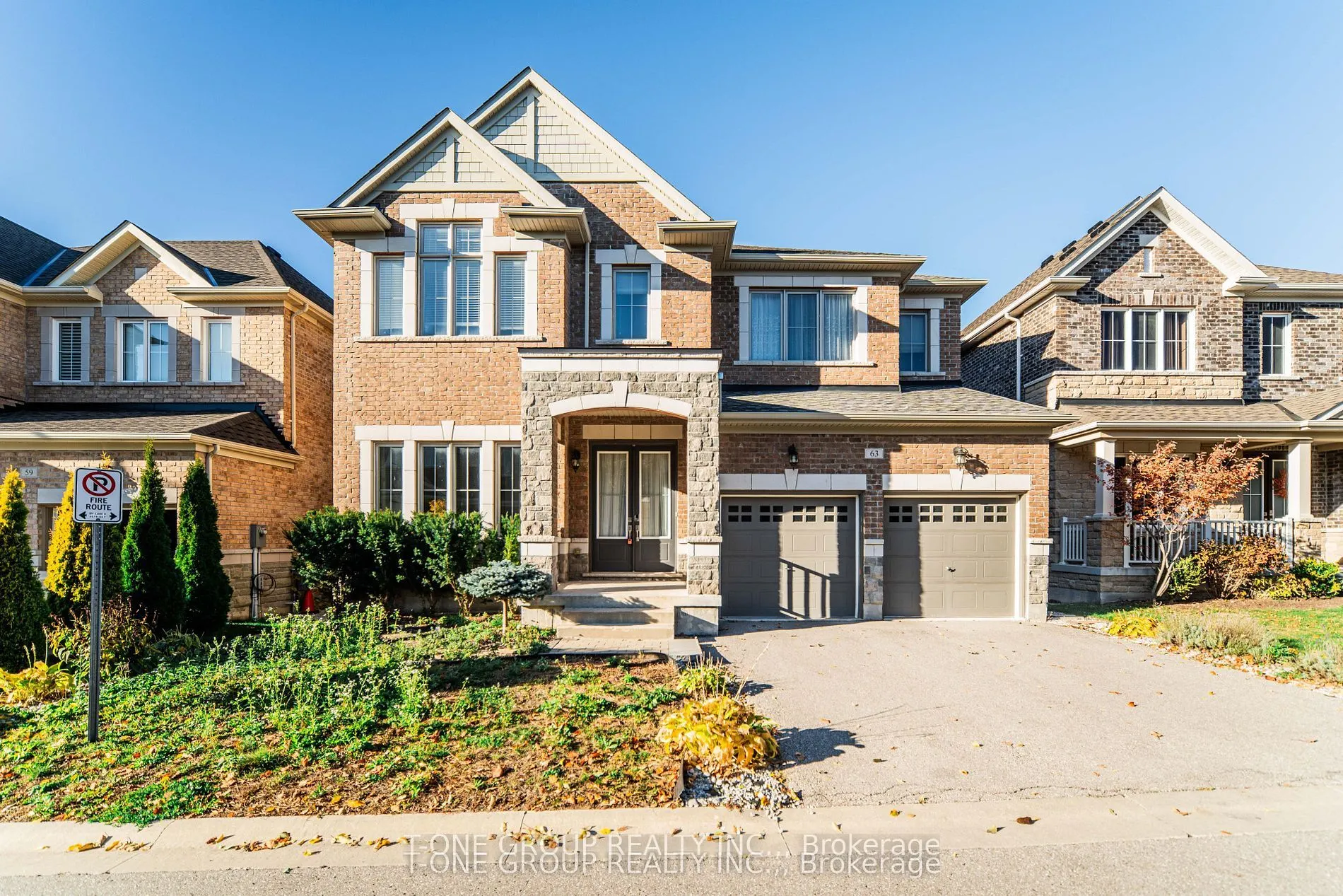 63 Ken Sinclair Crescent #42