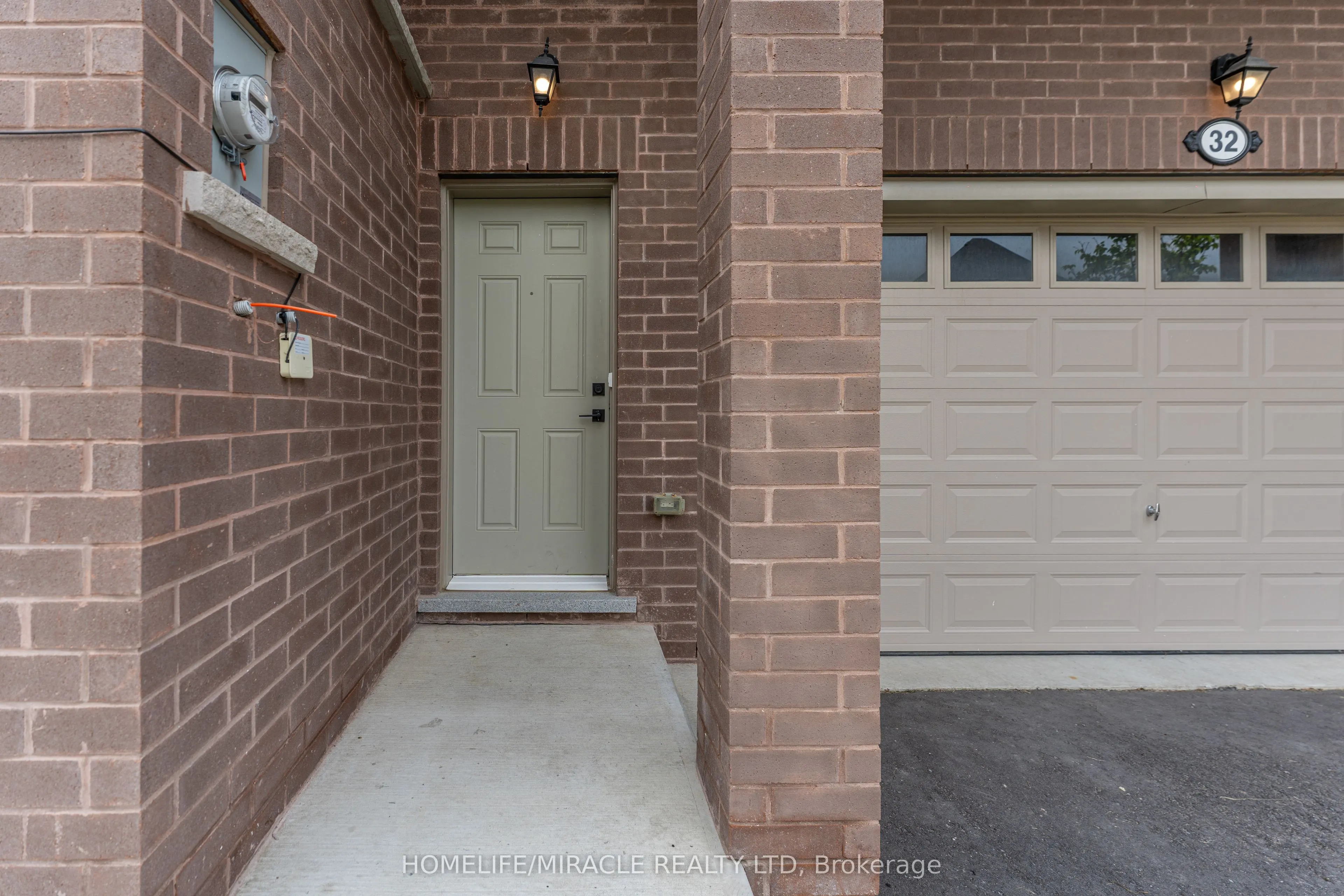 32 Alan Williams Trail