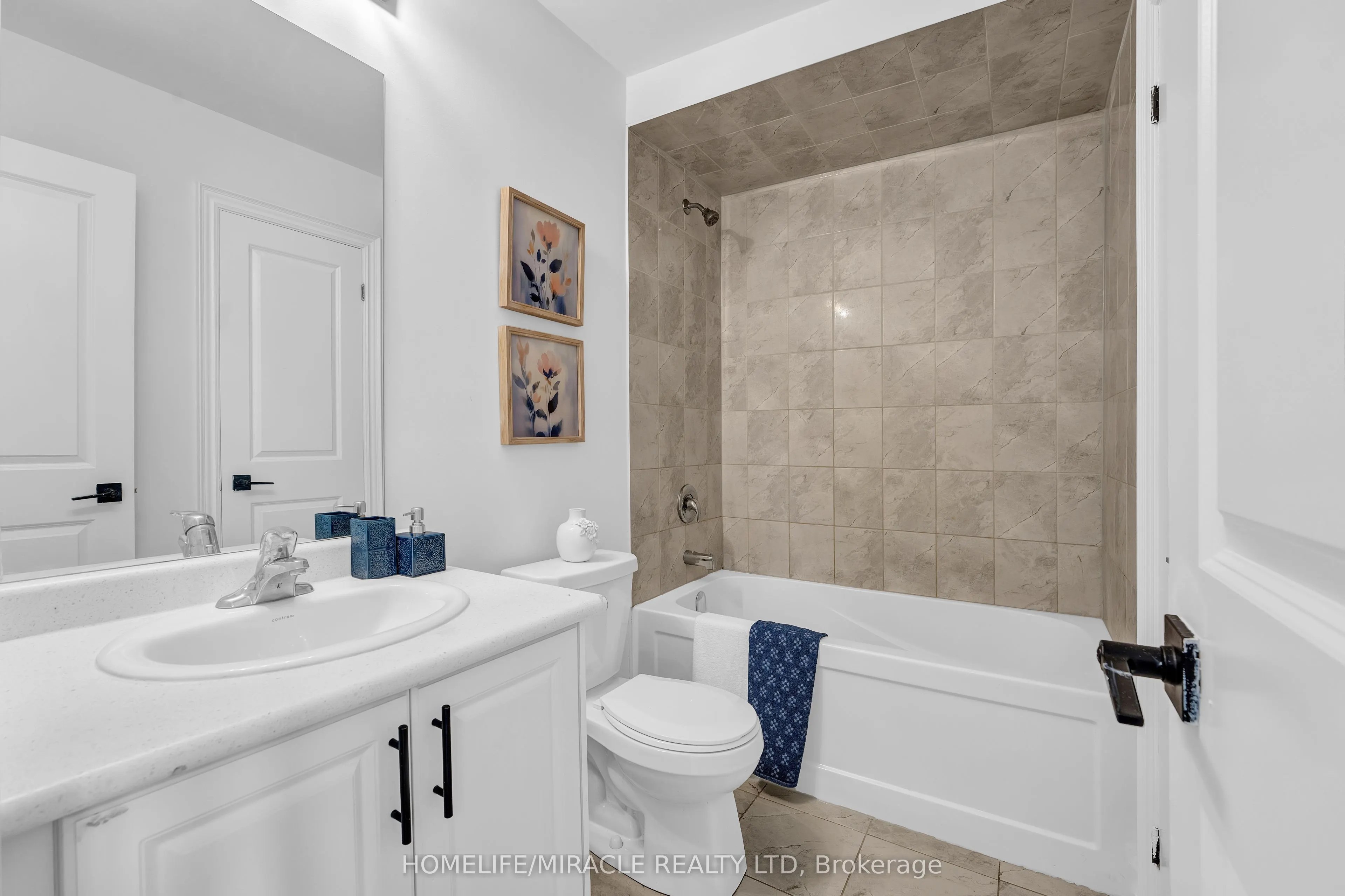 32 Alan Williams Trail