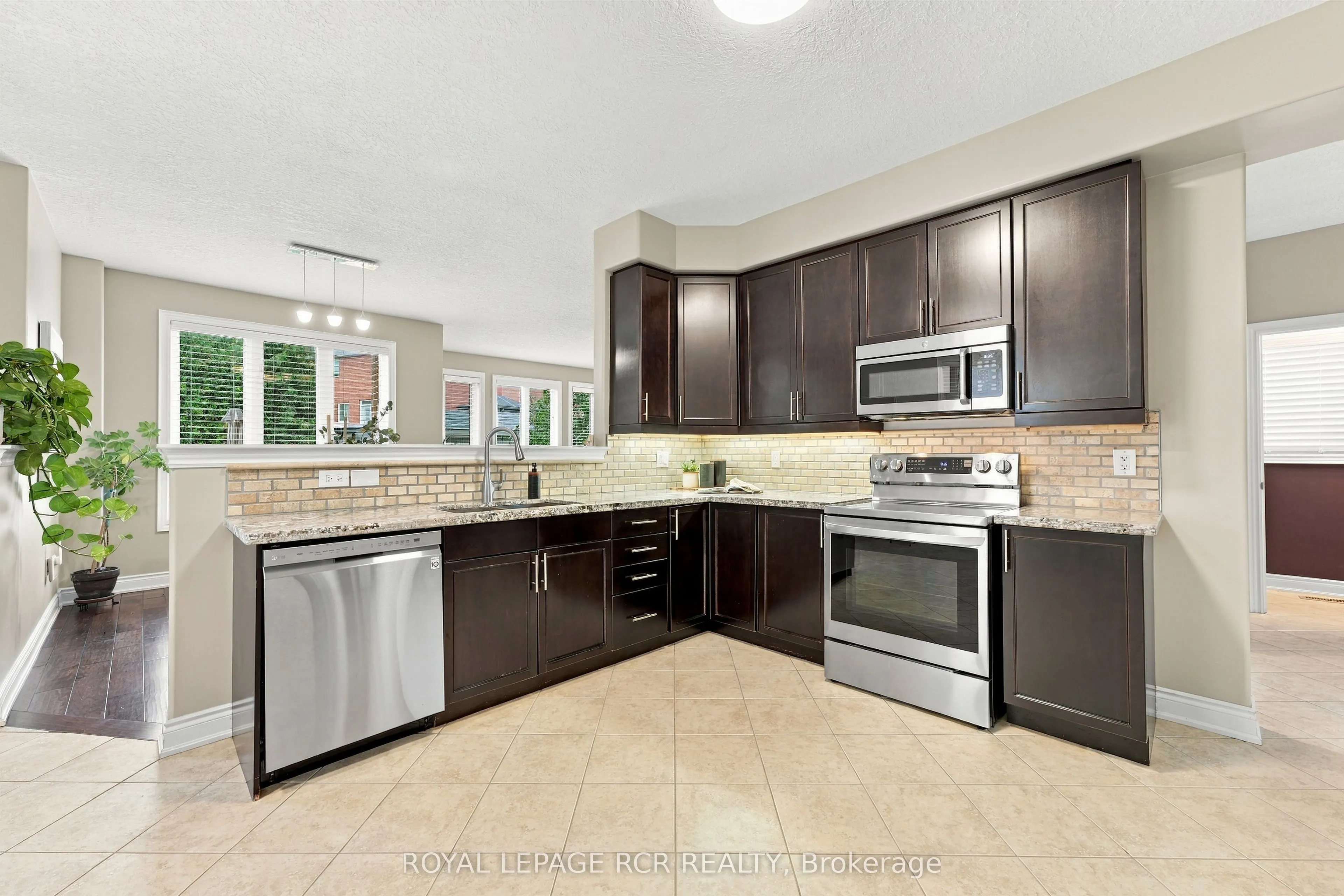 825 Booth Avenue