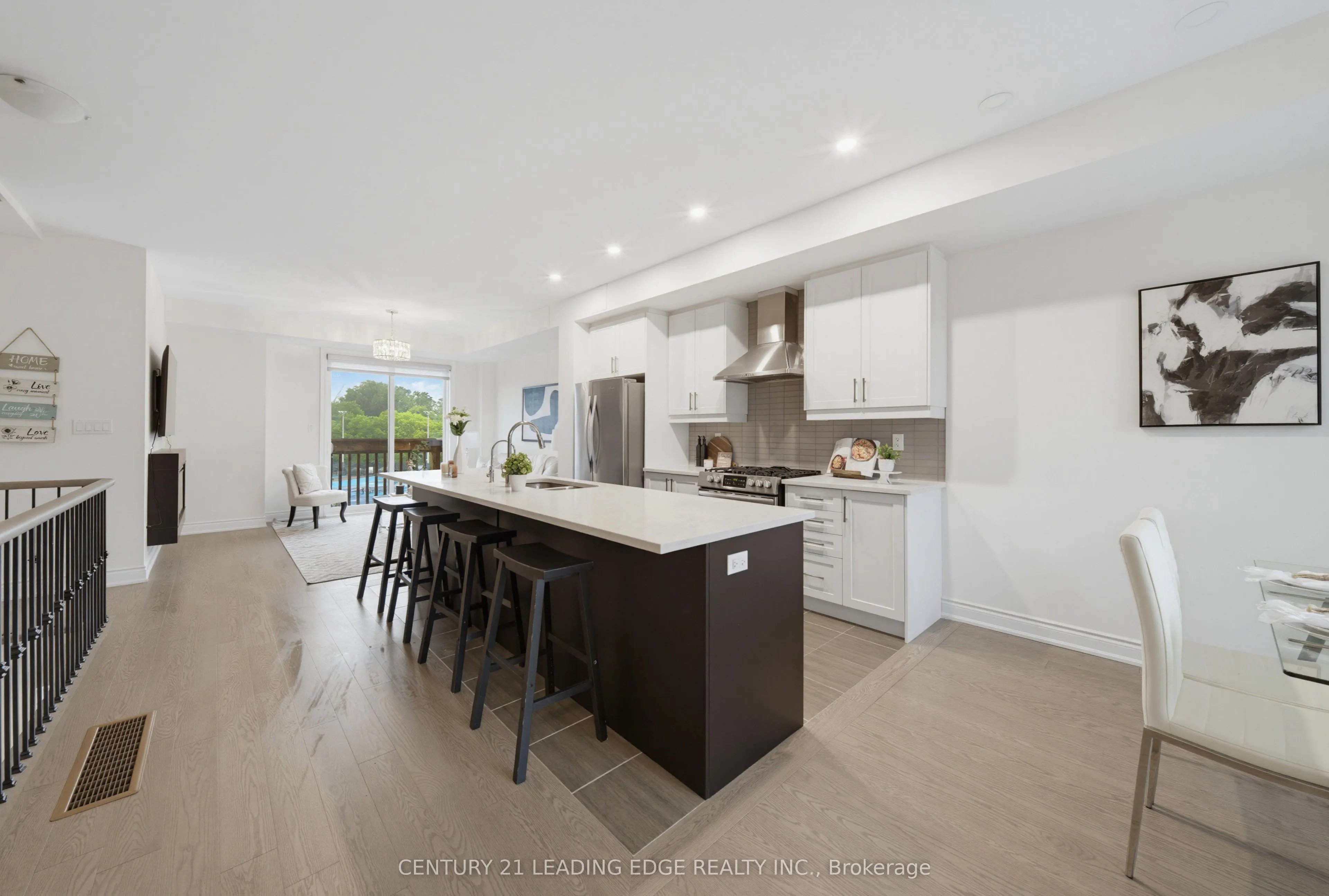 332 Laplante Street