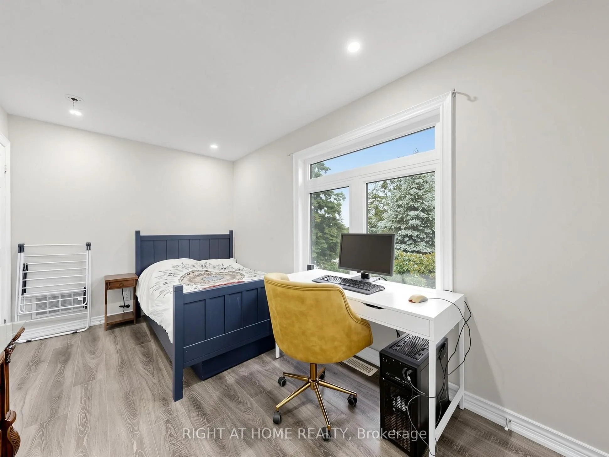 637 Simcoe Street
