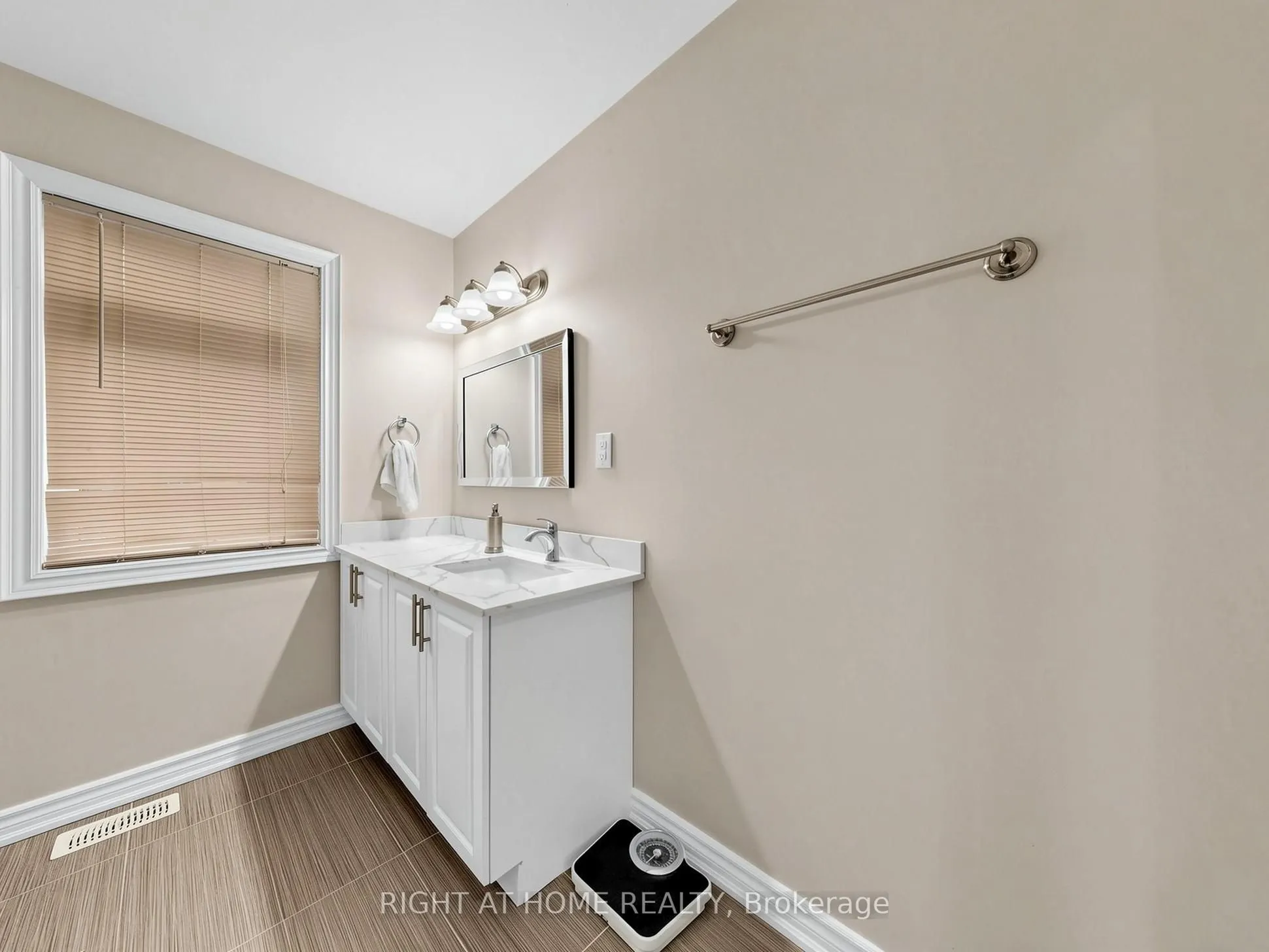 637 Simcoe Street