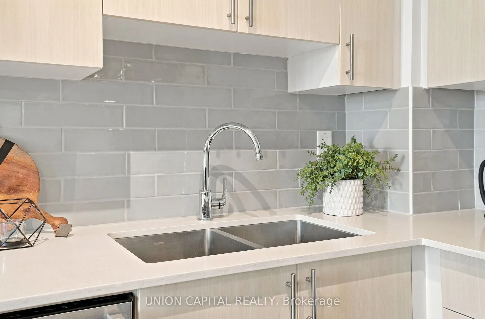 7890 Bathurst Street #412