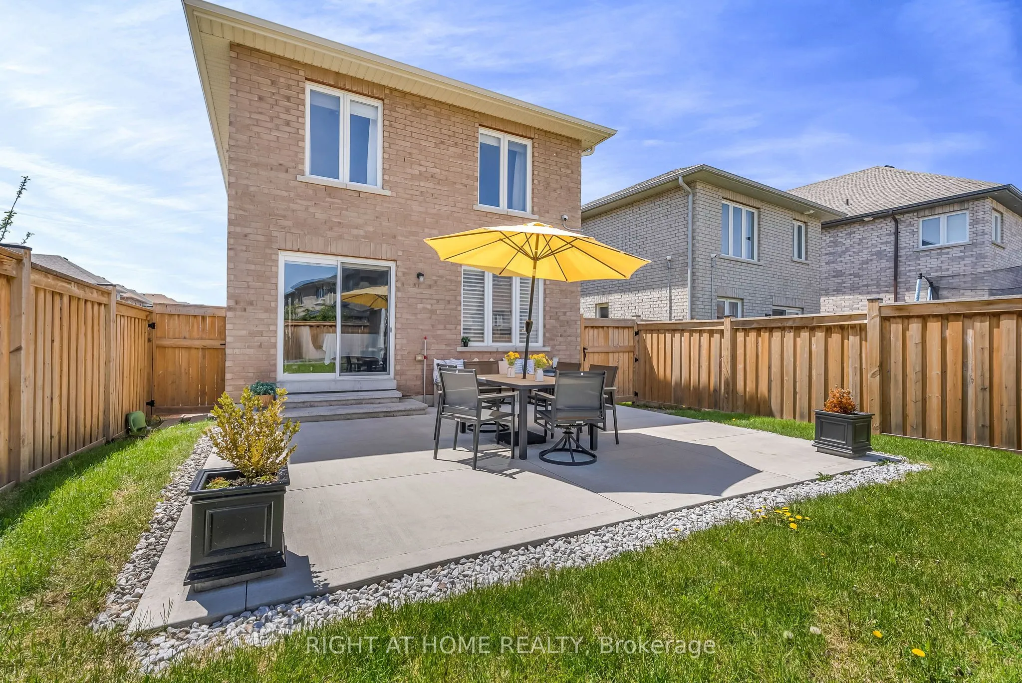 352 Miller Park Avenue
