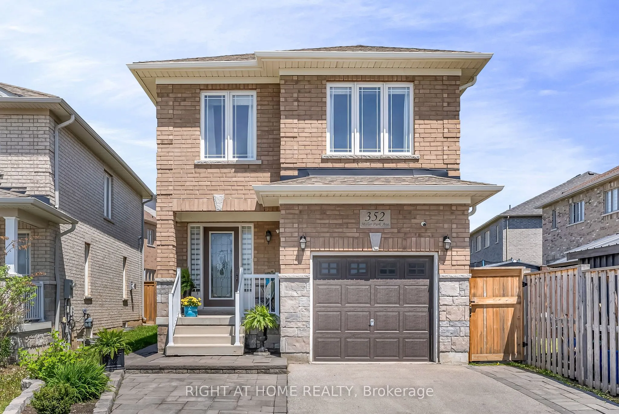 352 Miller Park Avenue