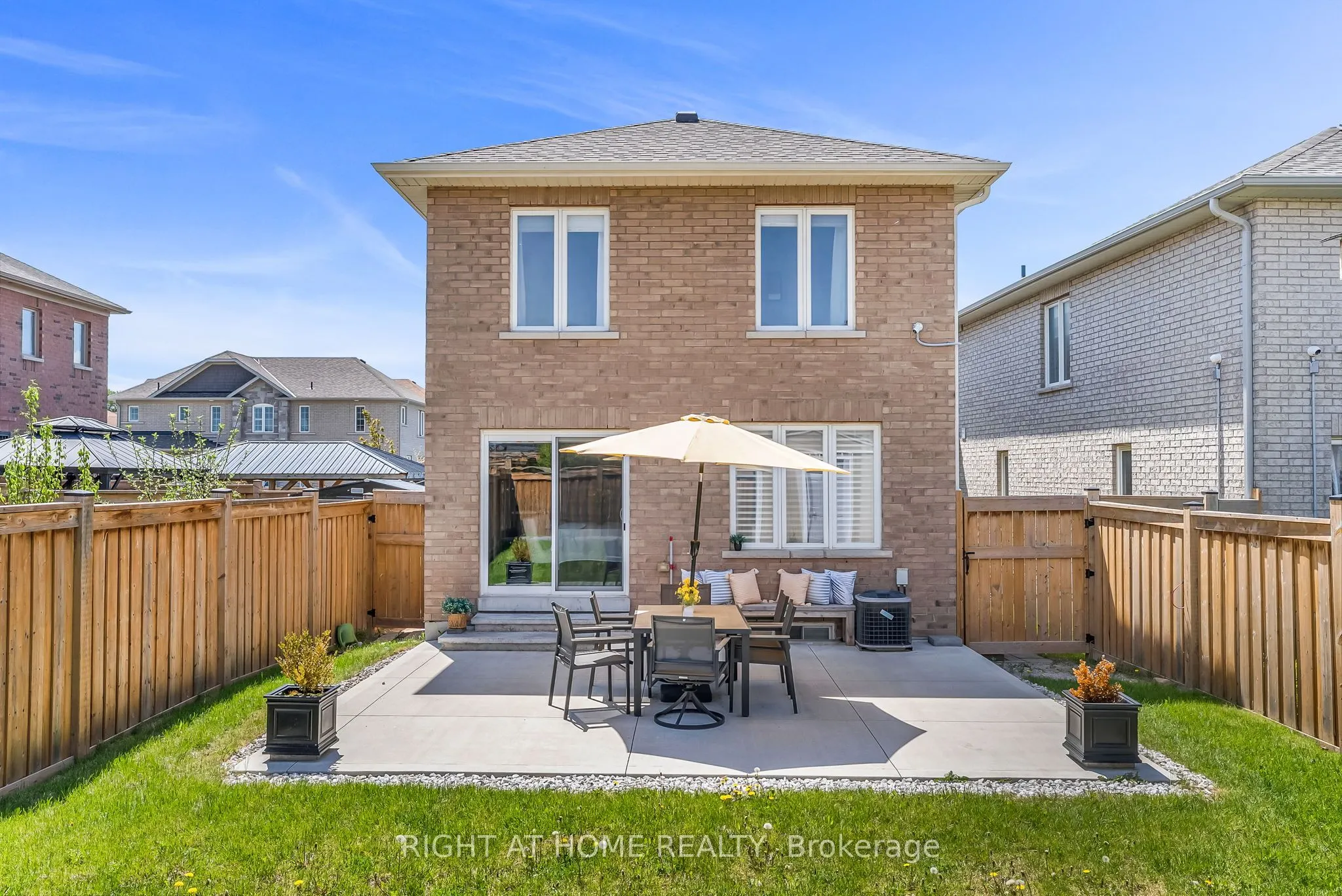 352 Miller Park Avenue