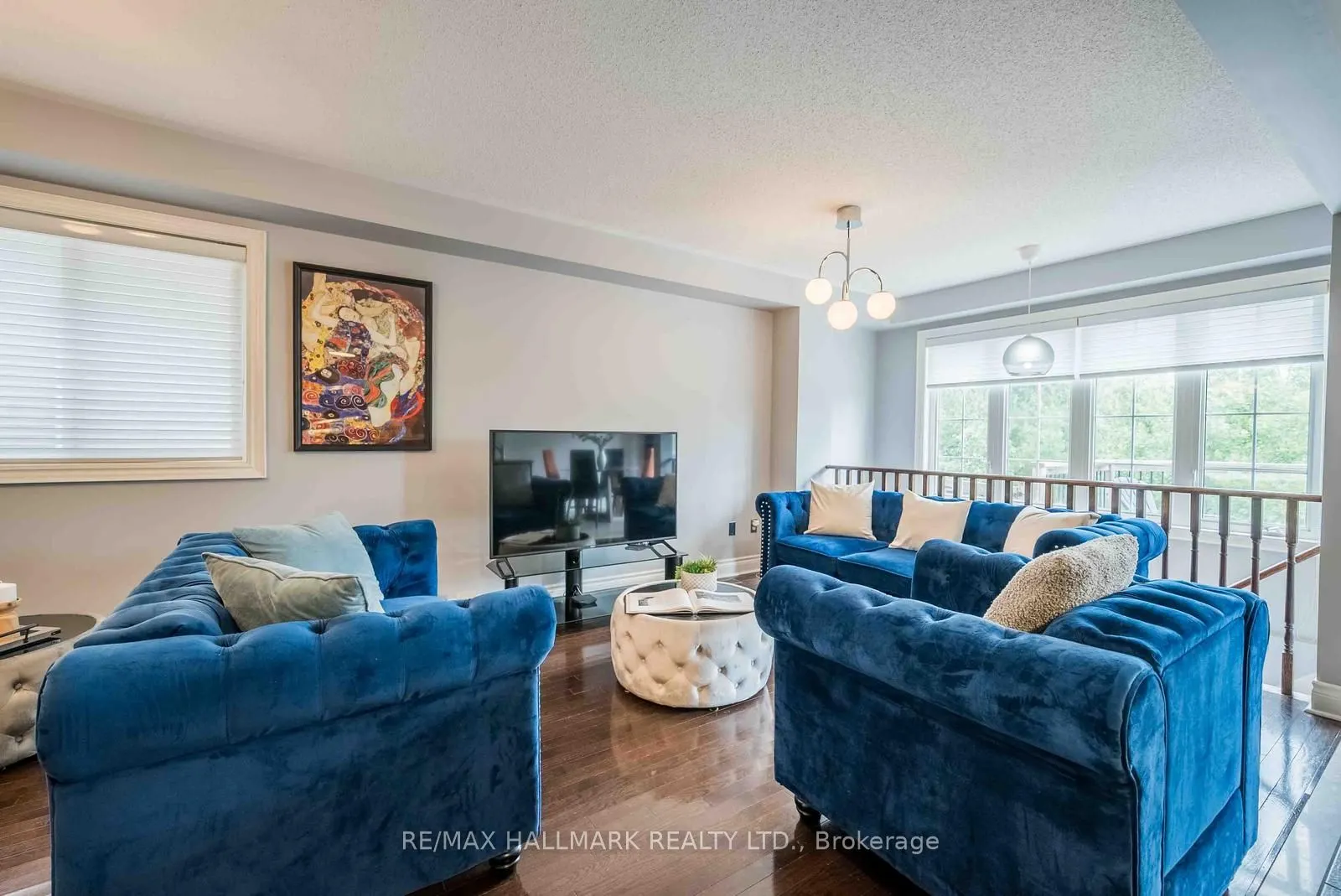 399 Reeves Way Boulevard