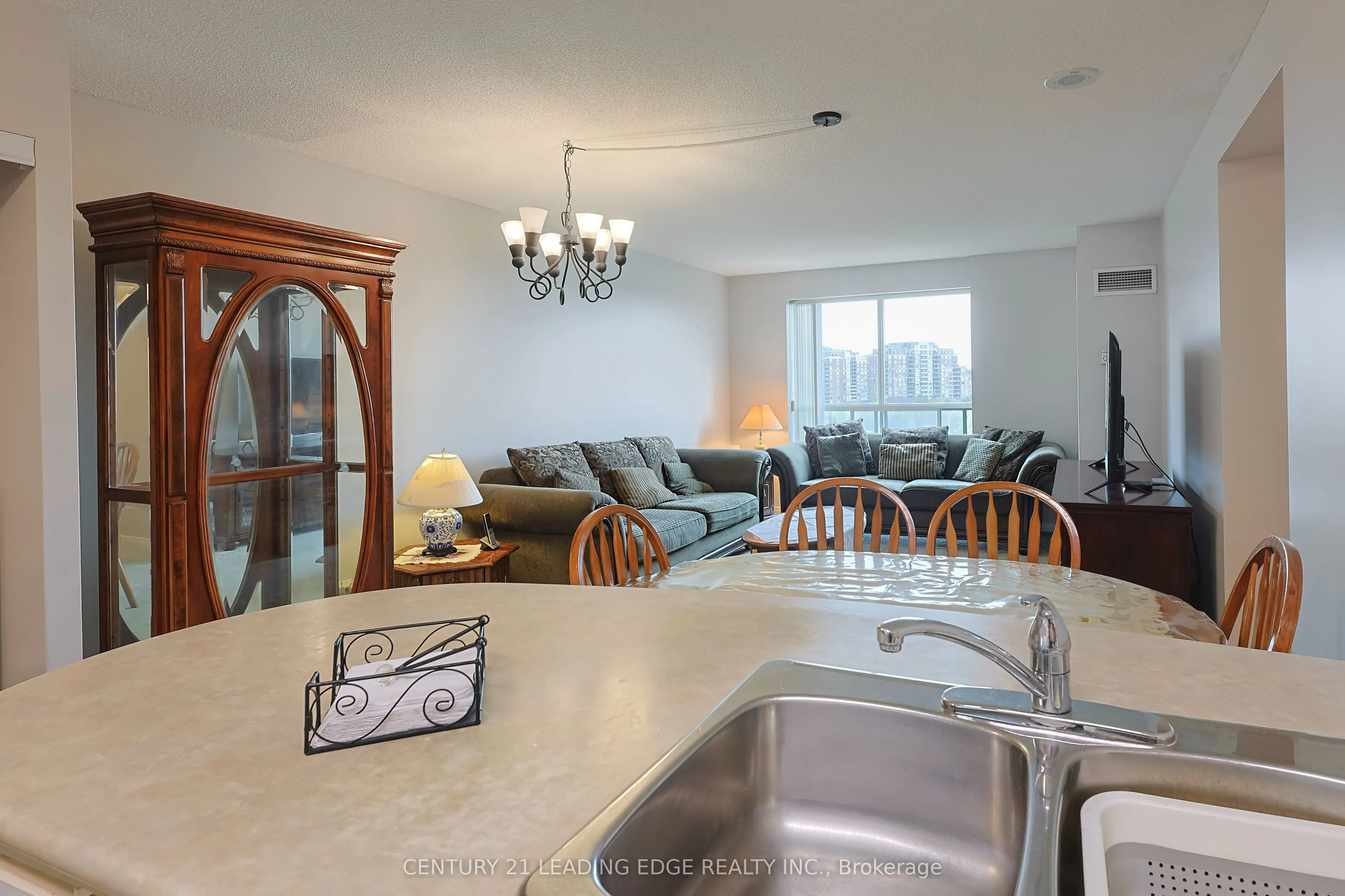 3 Ellesmere Street #726