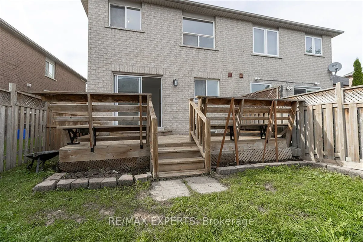 104 Echo Ridge Crescent