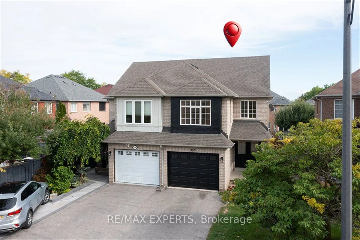 104 Echo Ridge Crescent